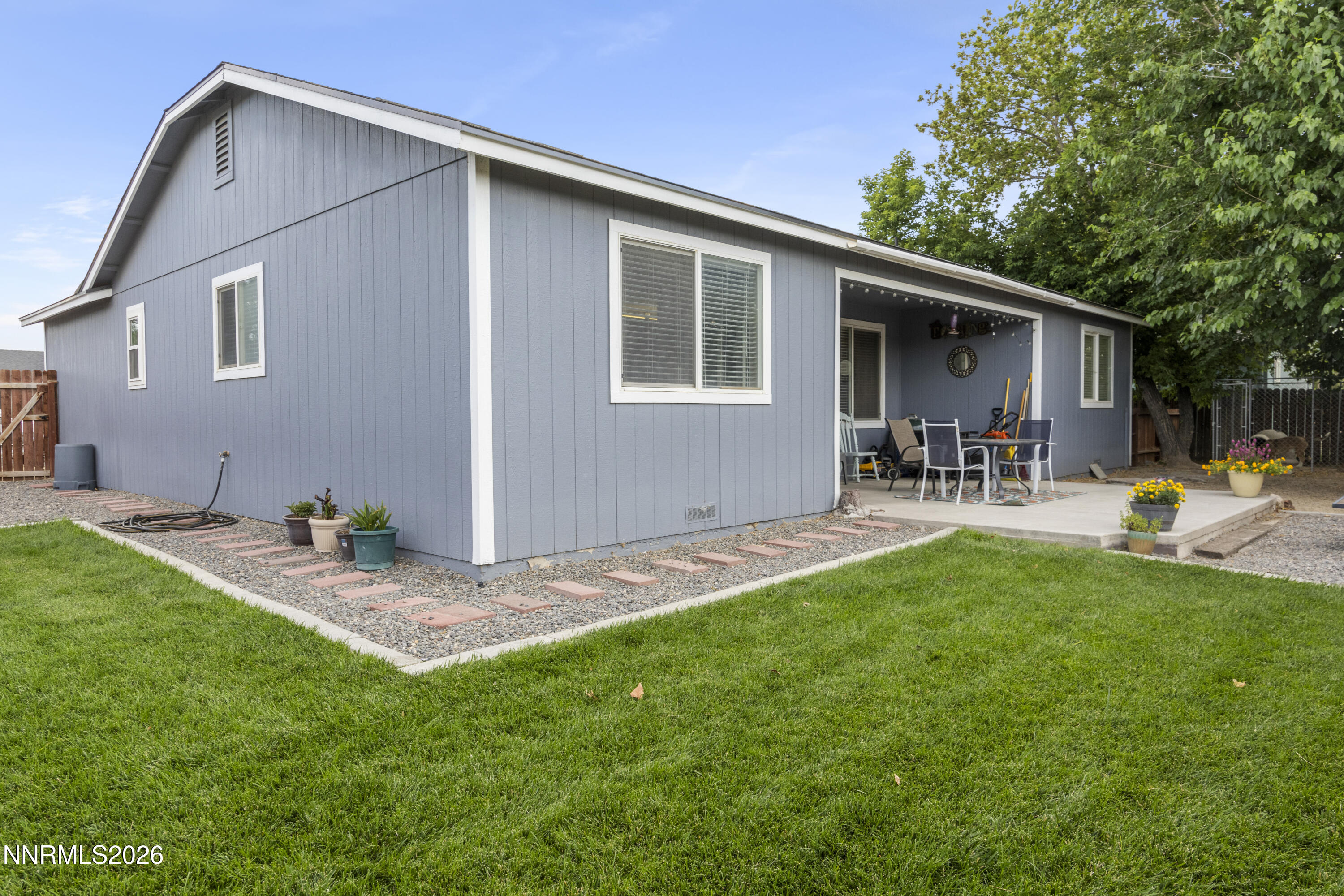 472 Nader Way Property Photo 6