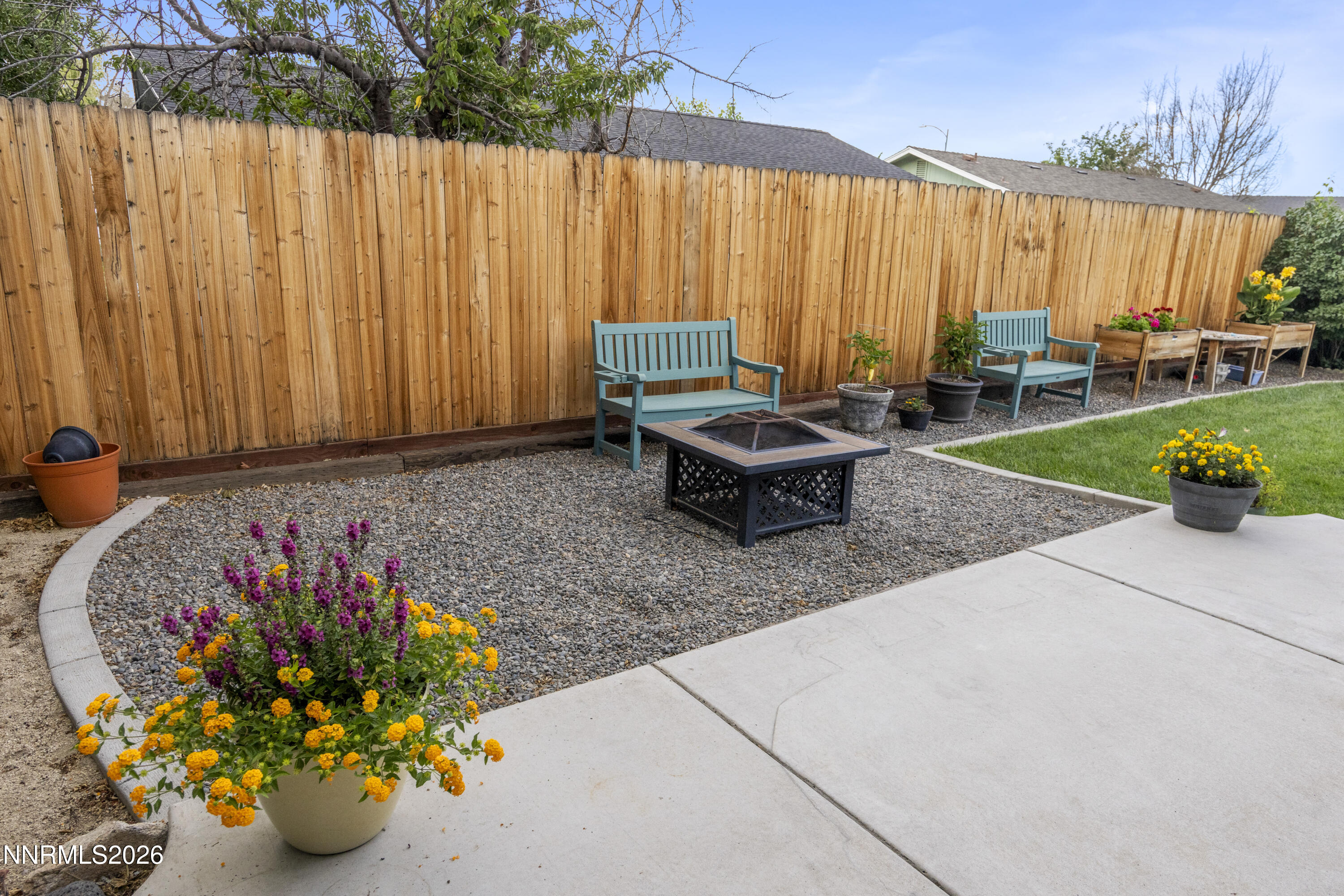 472 Nader Way Property Photo 7