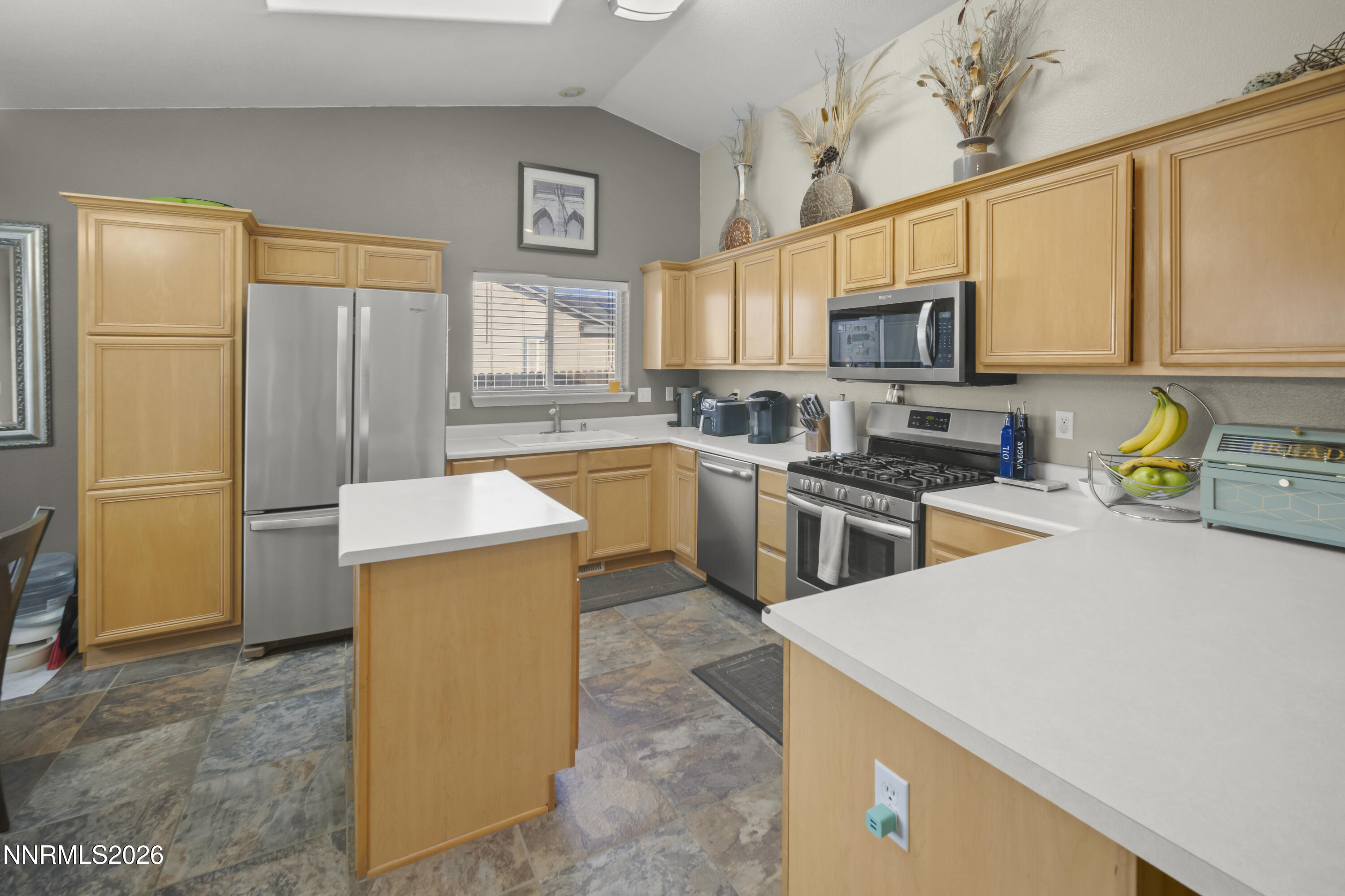 472 Nader Way Property Photo 16