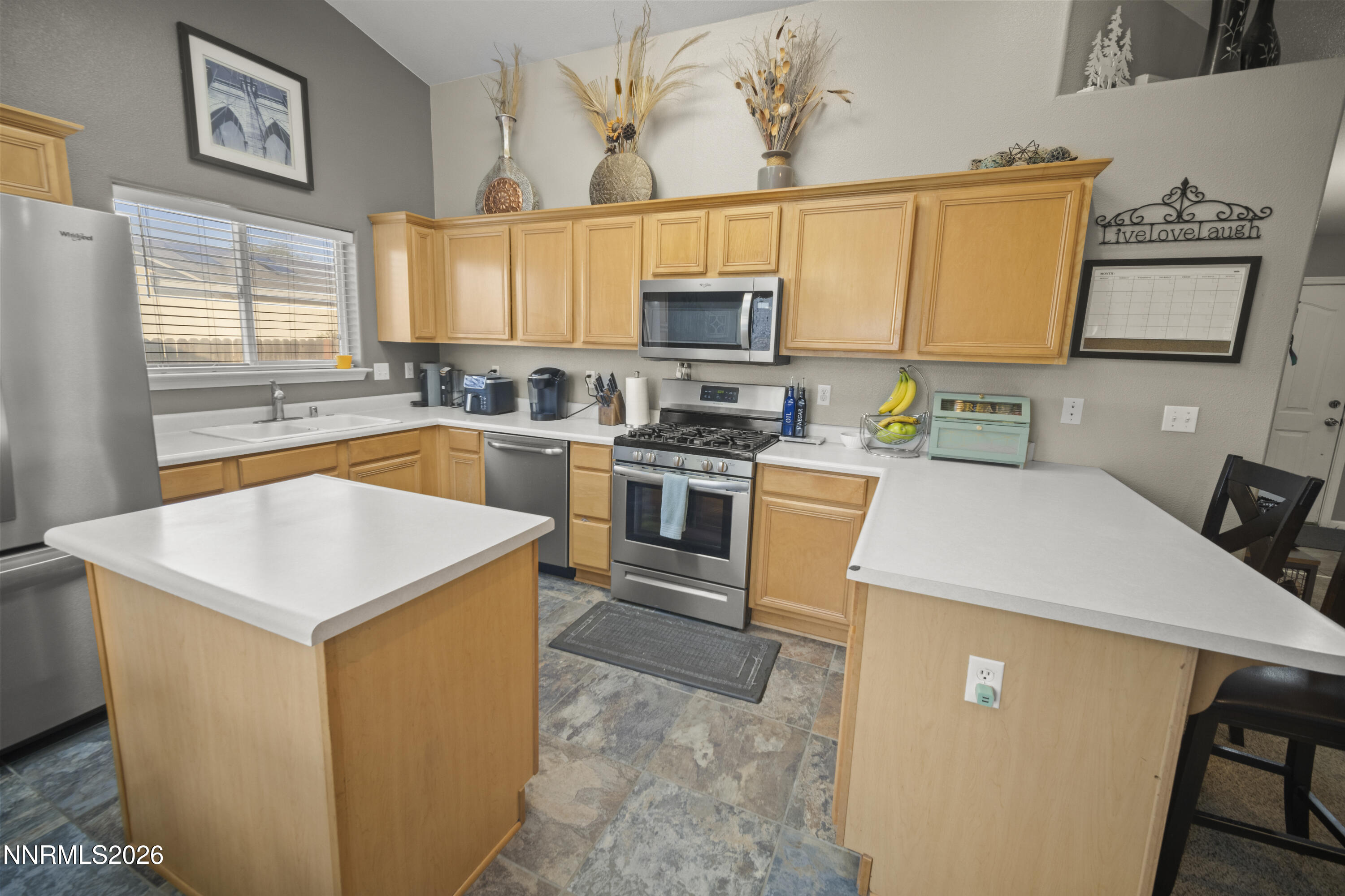 472 Nader Way Property Photo 17