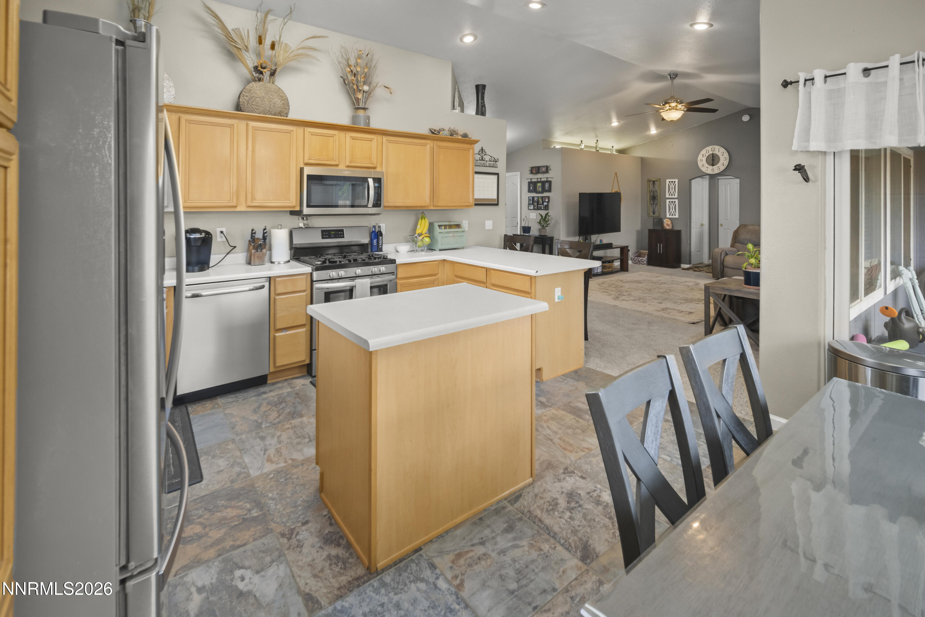472 Nader Way Property Photo 18