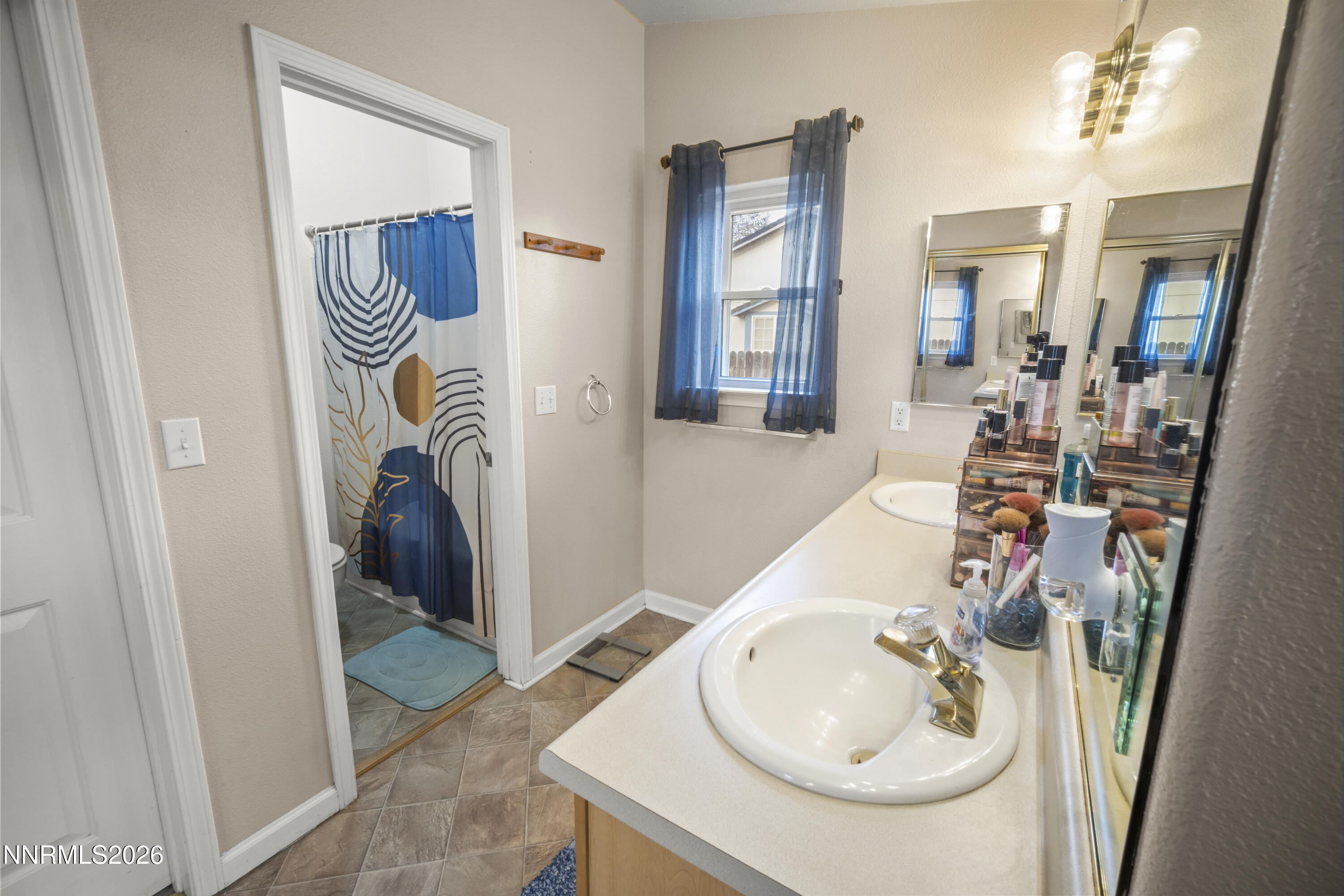 472 Nader Way Property Photo 24