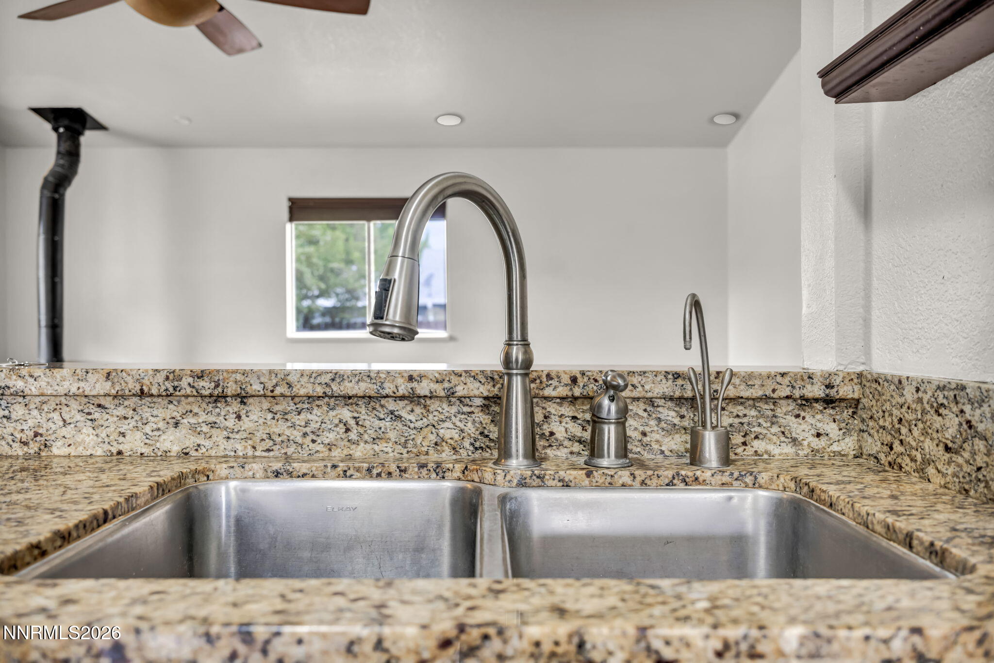 17575 Parrot Drive Property Photo 8