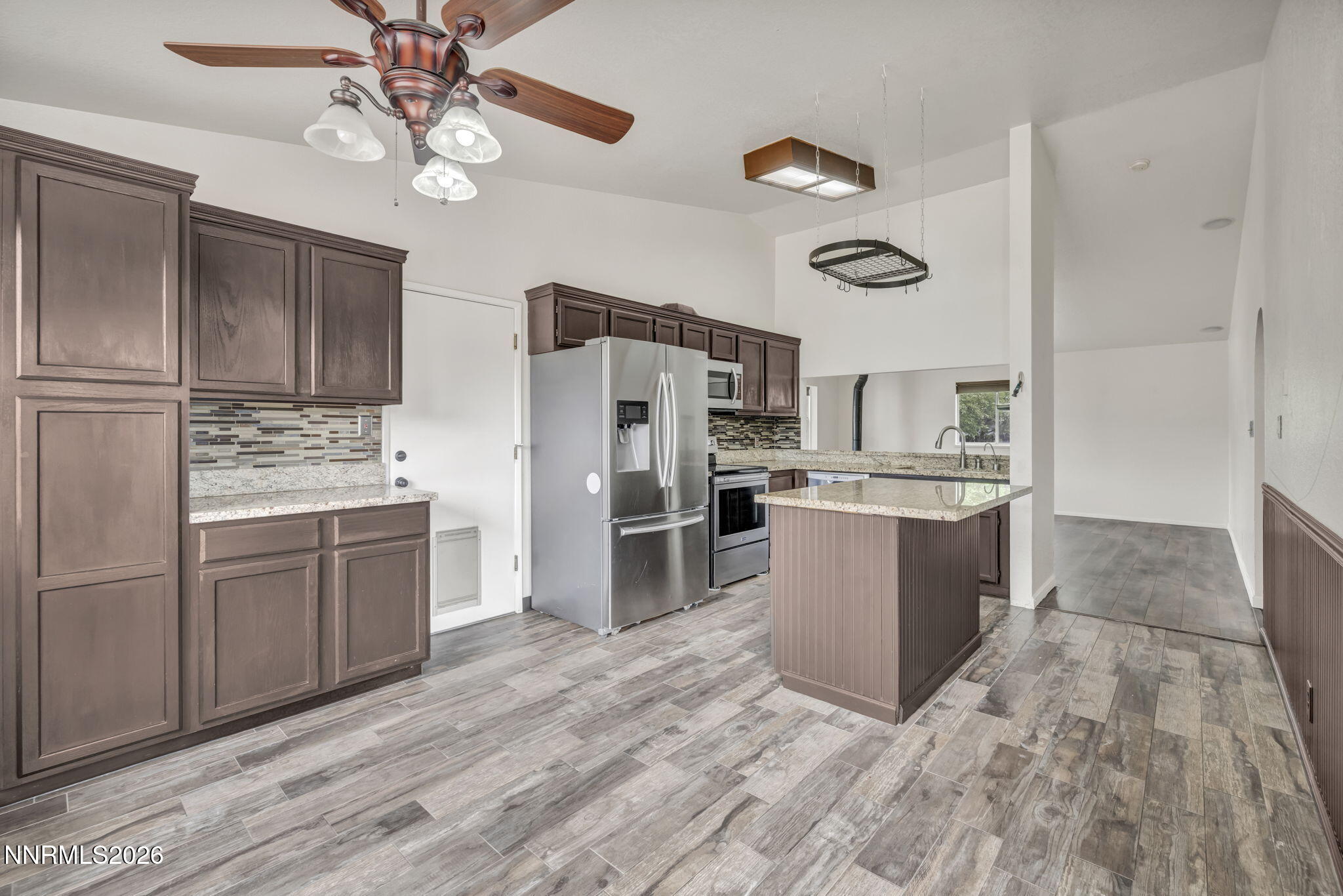 17575 Parrot Drive Property Photo 9