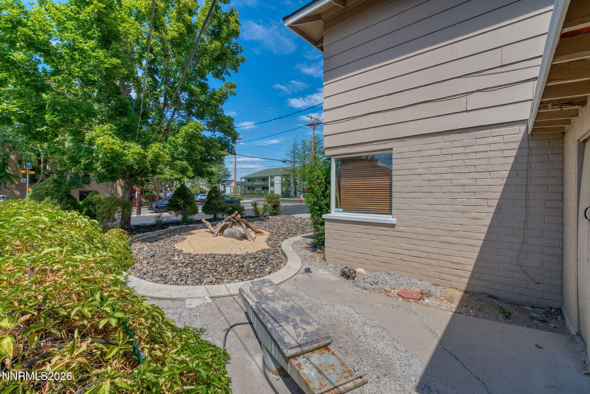 3045 Lakeside Drive Property Photo 10
