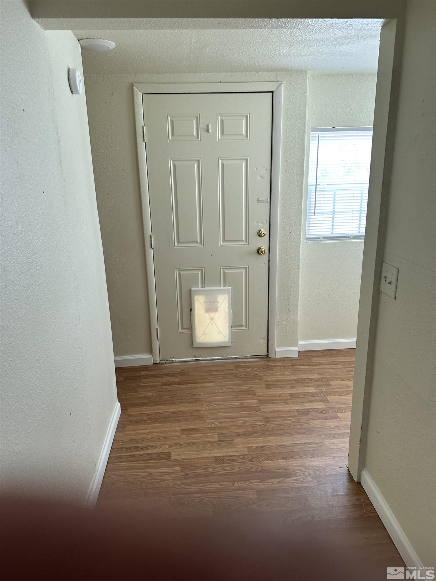 441 S Florence Avenue Property Photo 6
