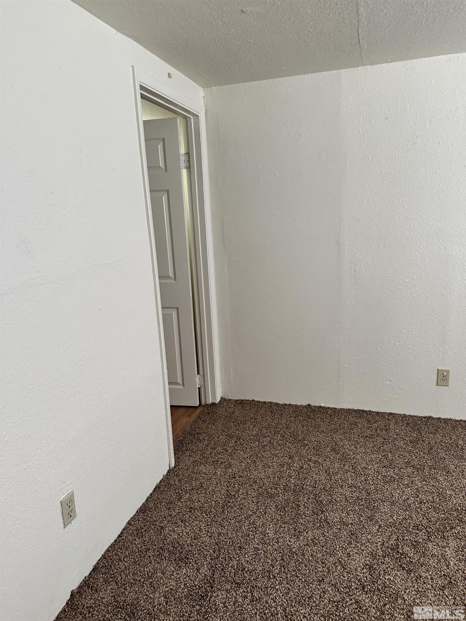 441 S Florence Avenue Property Photo 14