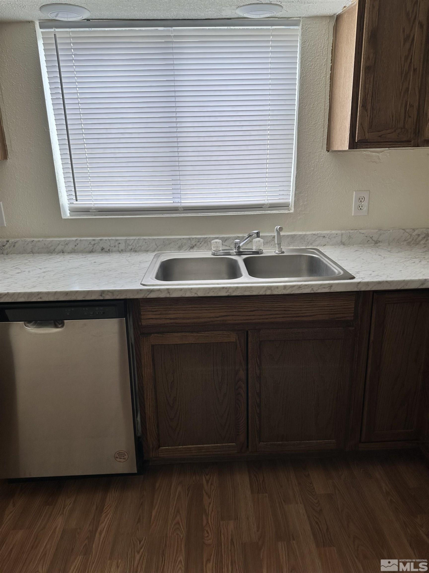 441 S Florence Avenue Property Photo 28