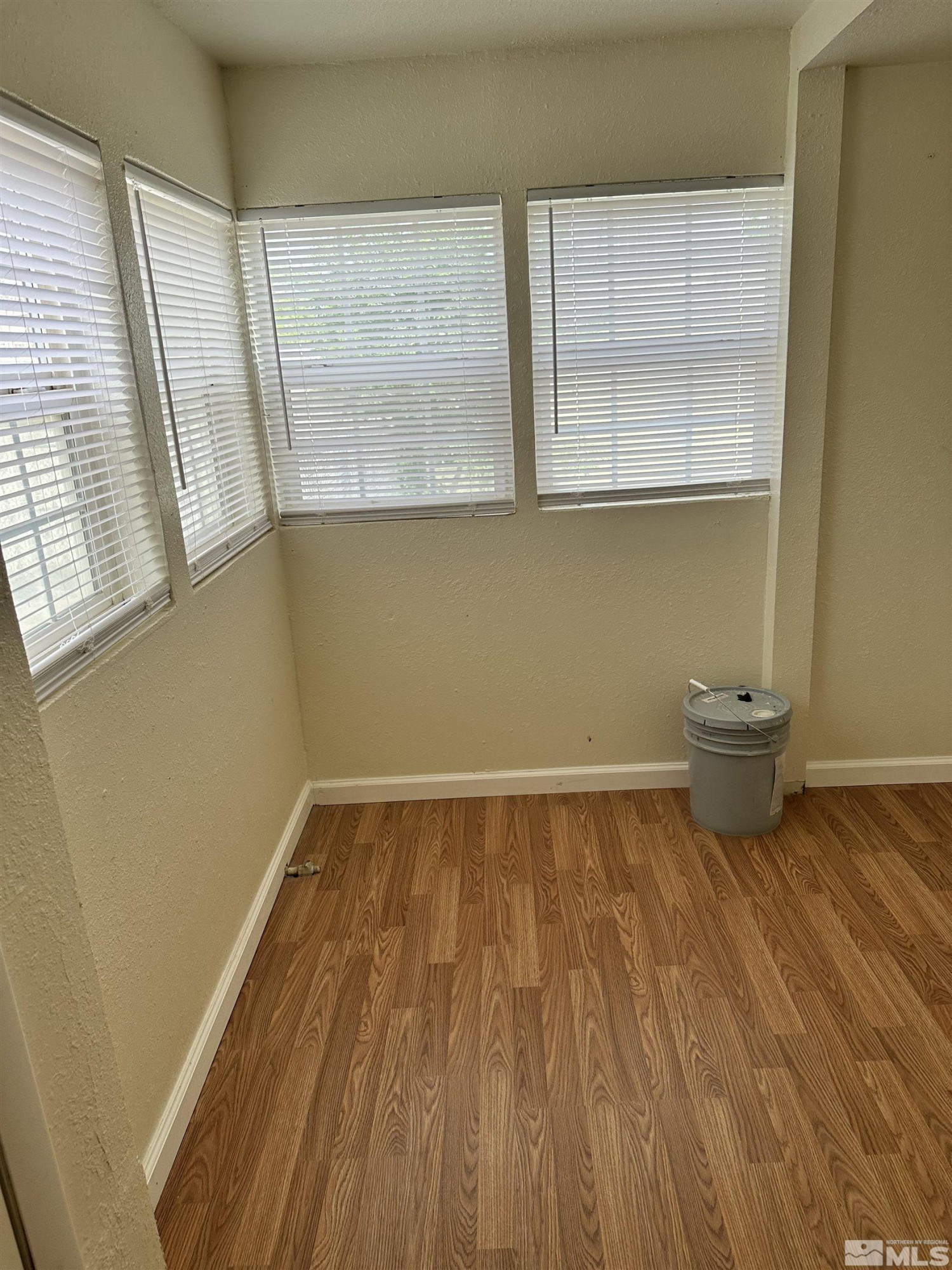 441 S Florence Avenue Property Photo 31