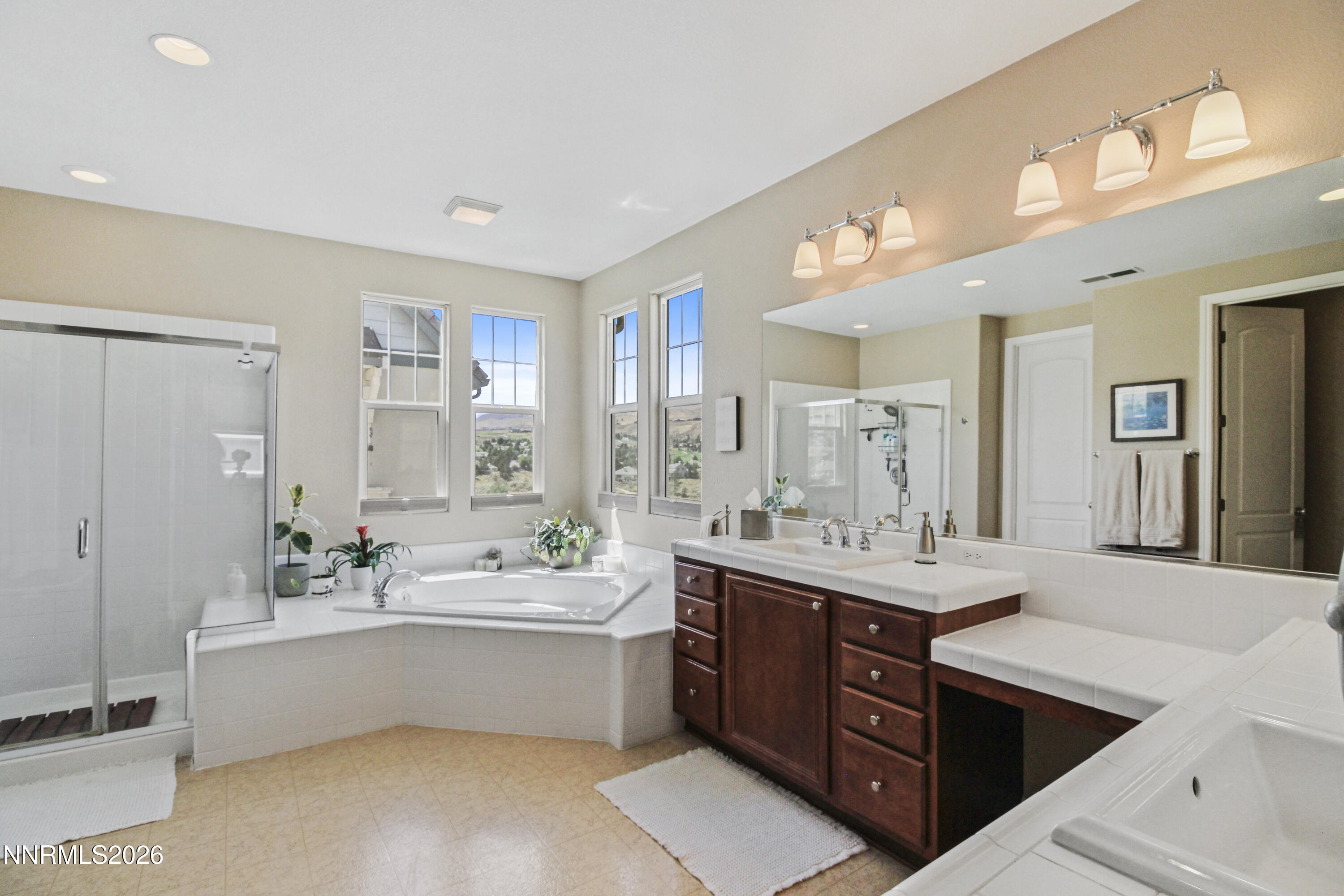 260009458 Property Photo 18