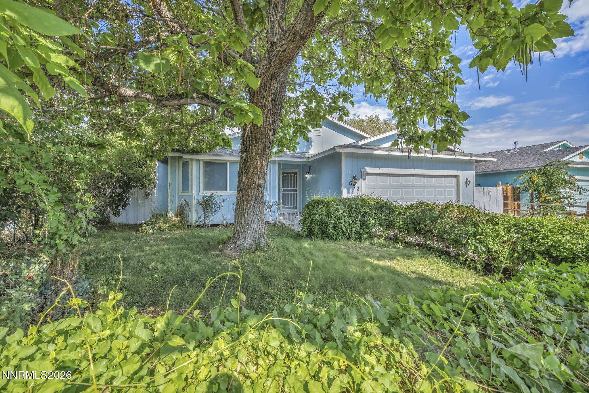 652 Silver Lace Boulevard Property Photo 2