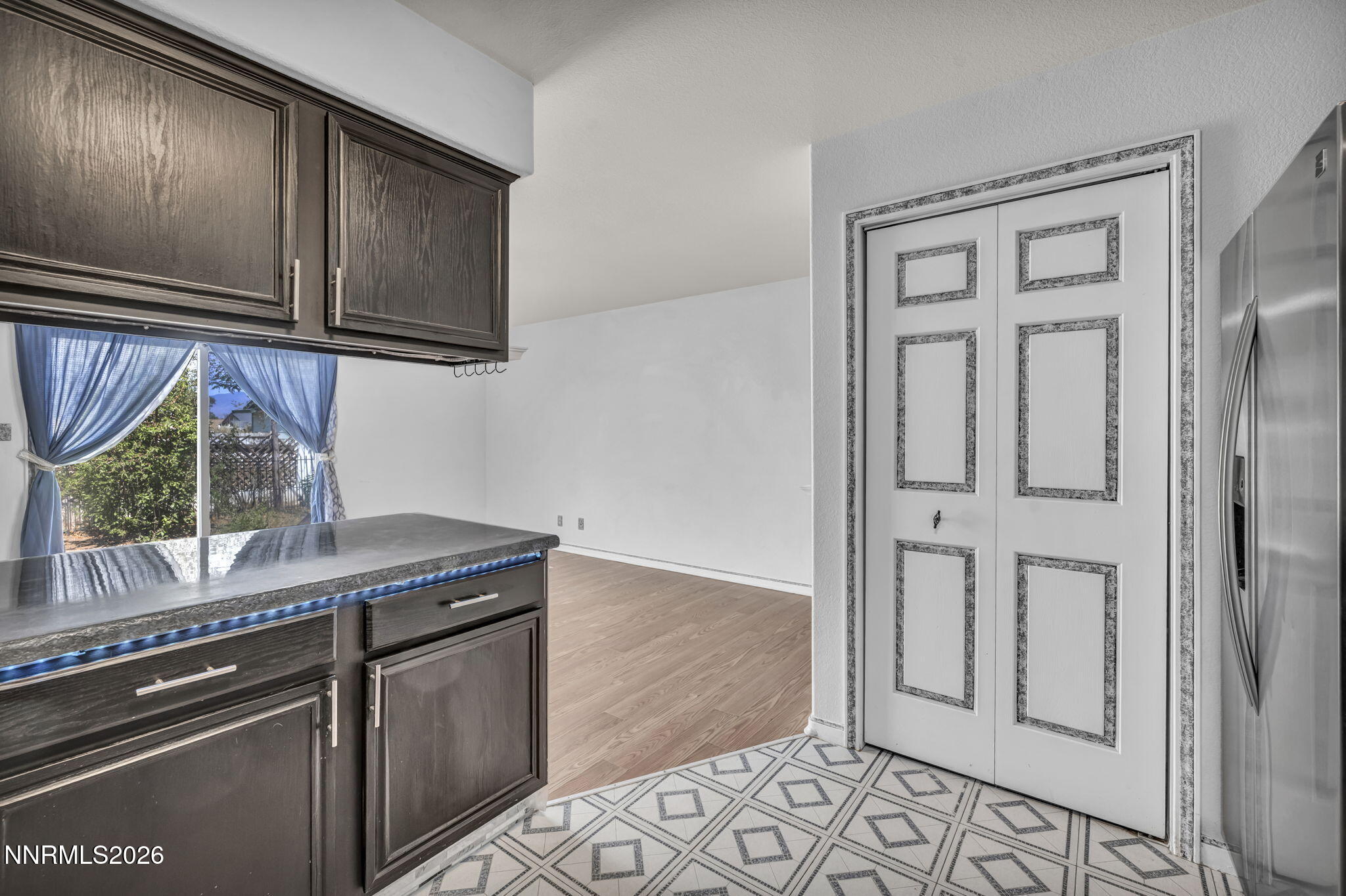 652 Silver Lace Boulevard Property Photo 6