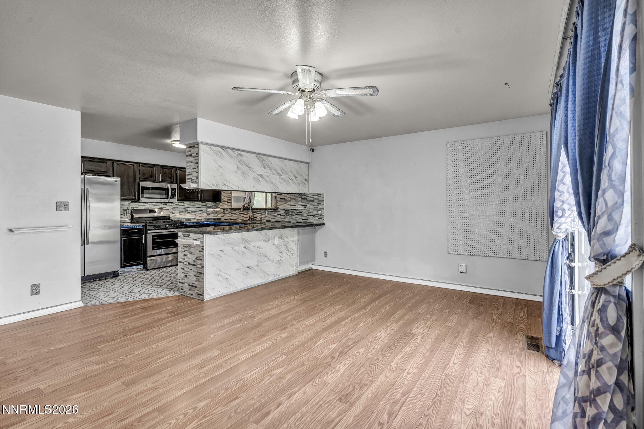 652 Silver Lace Boulevard Property Photo 7