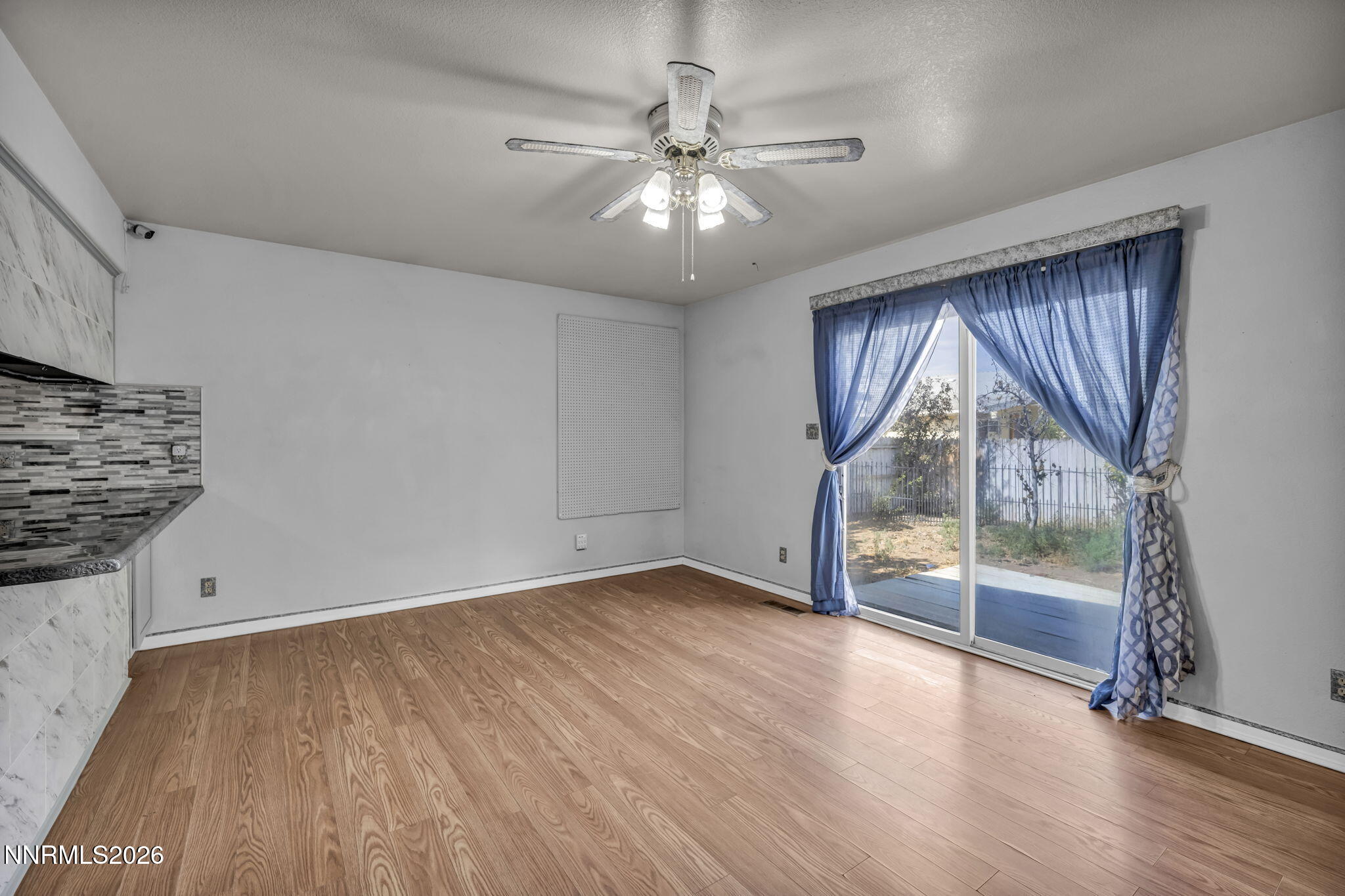 652 Silver Lace Boulevard Property Photo 9
