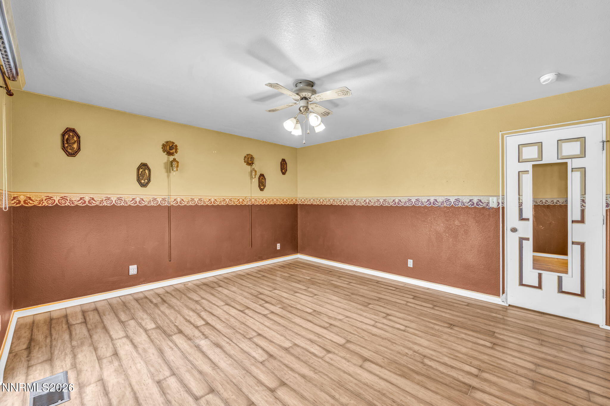 652 Silver Lace Boulevard Property Photo 16