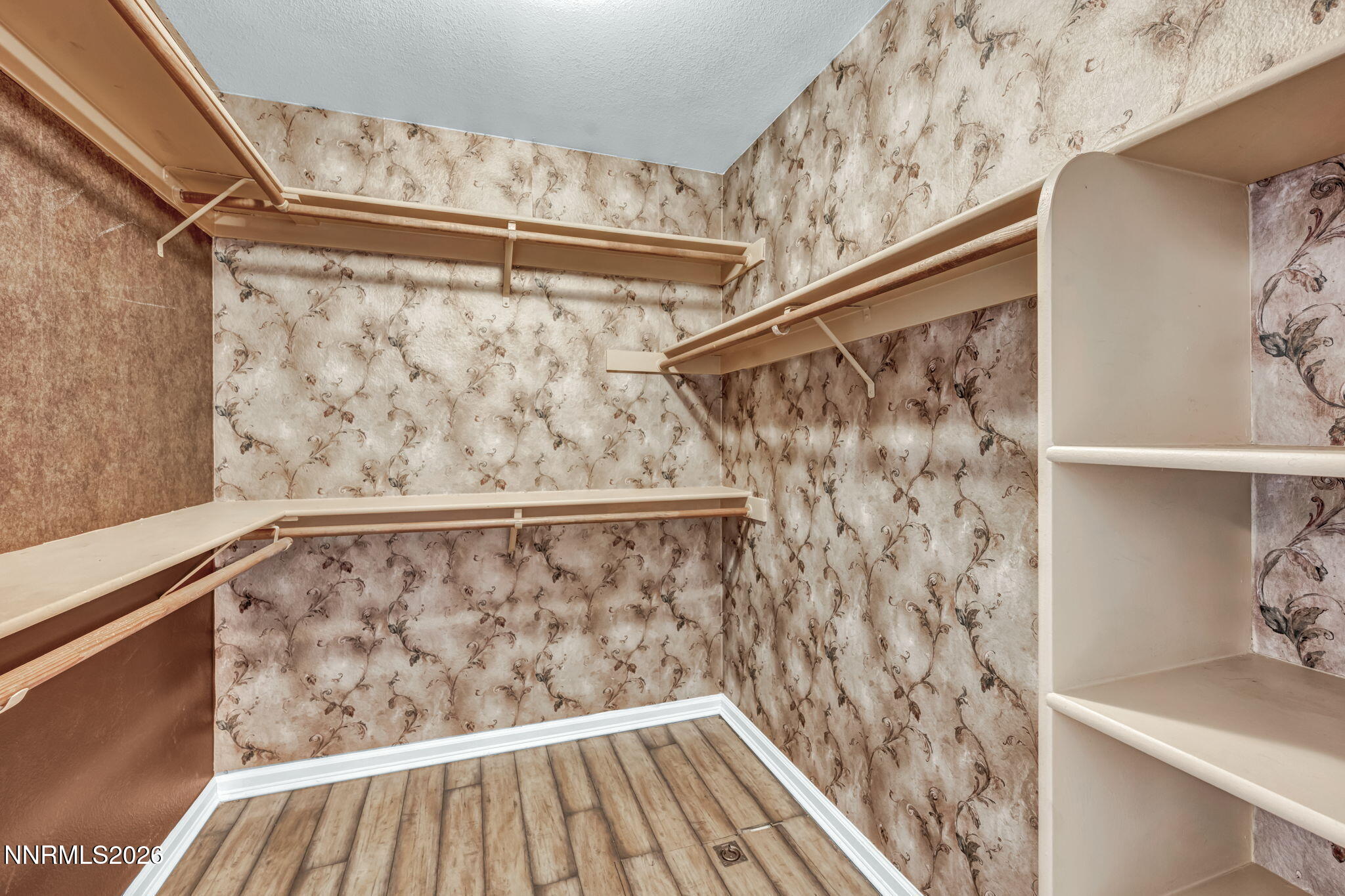 652 Silver Lace Boulevard Property Photo 17