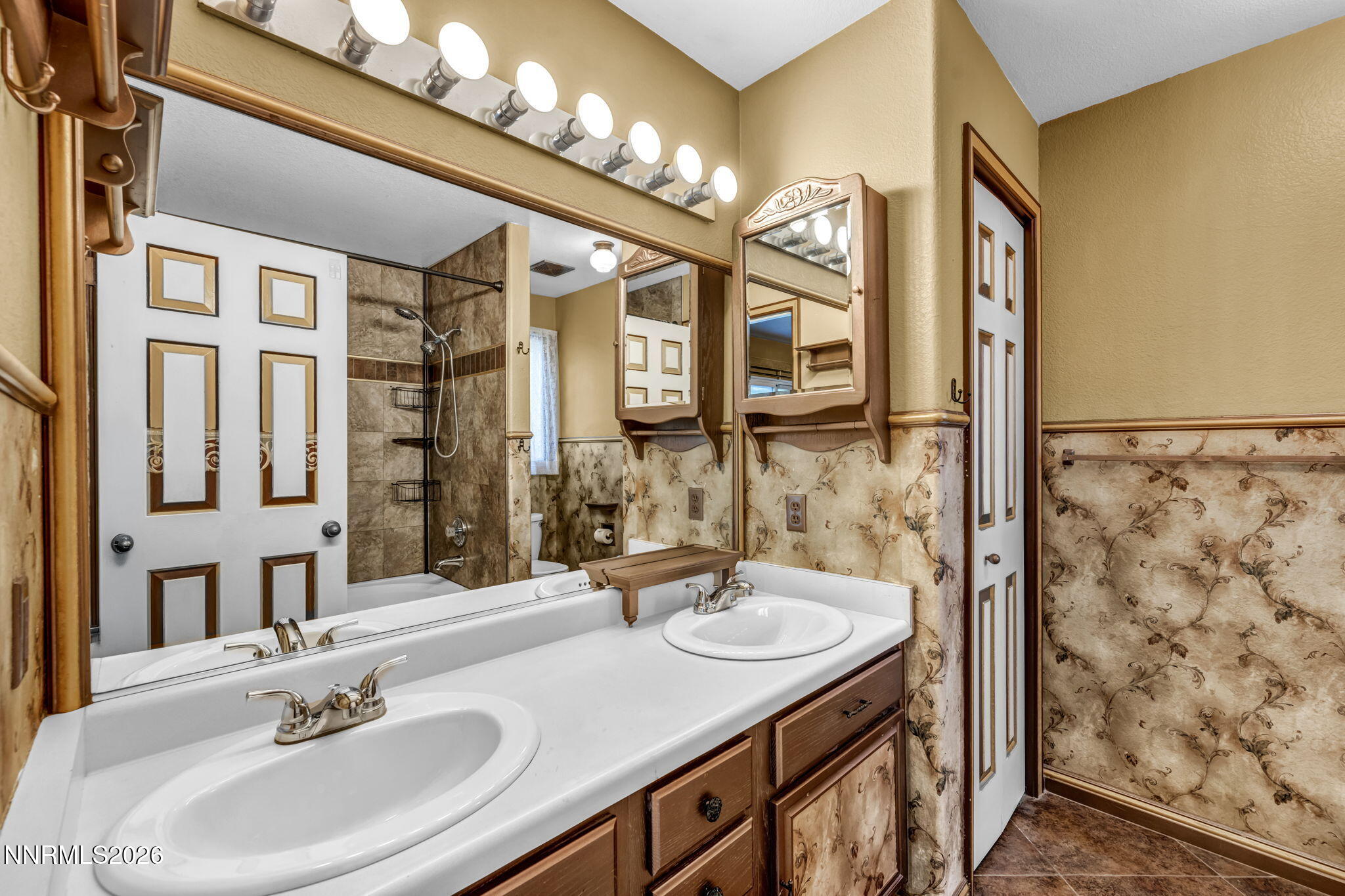 652 Silver Lace Boulevard Property Photo 18