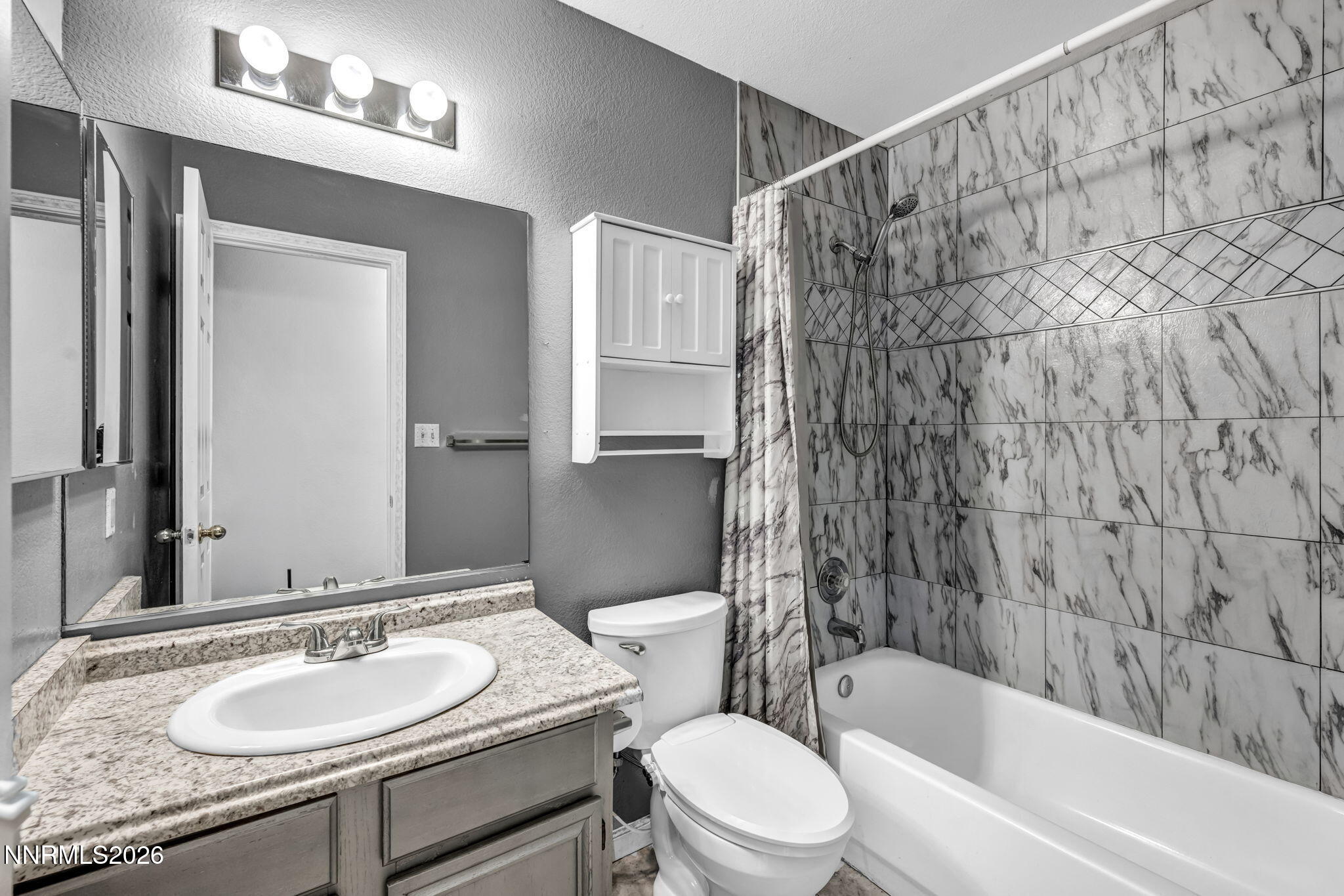 652 Silver Lace Boulevard Property Photo 28