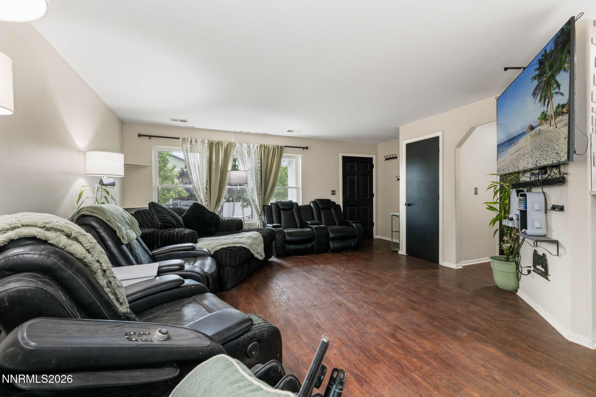 1341 Mountain Ash Way Property Photo 9