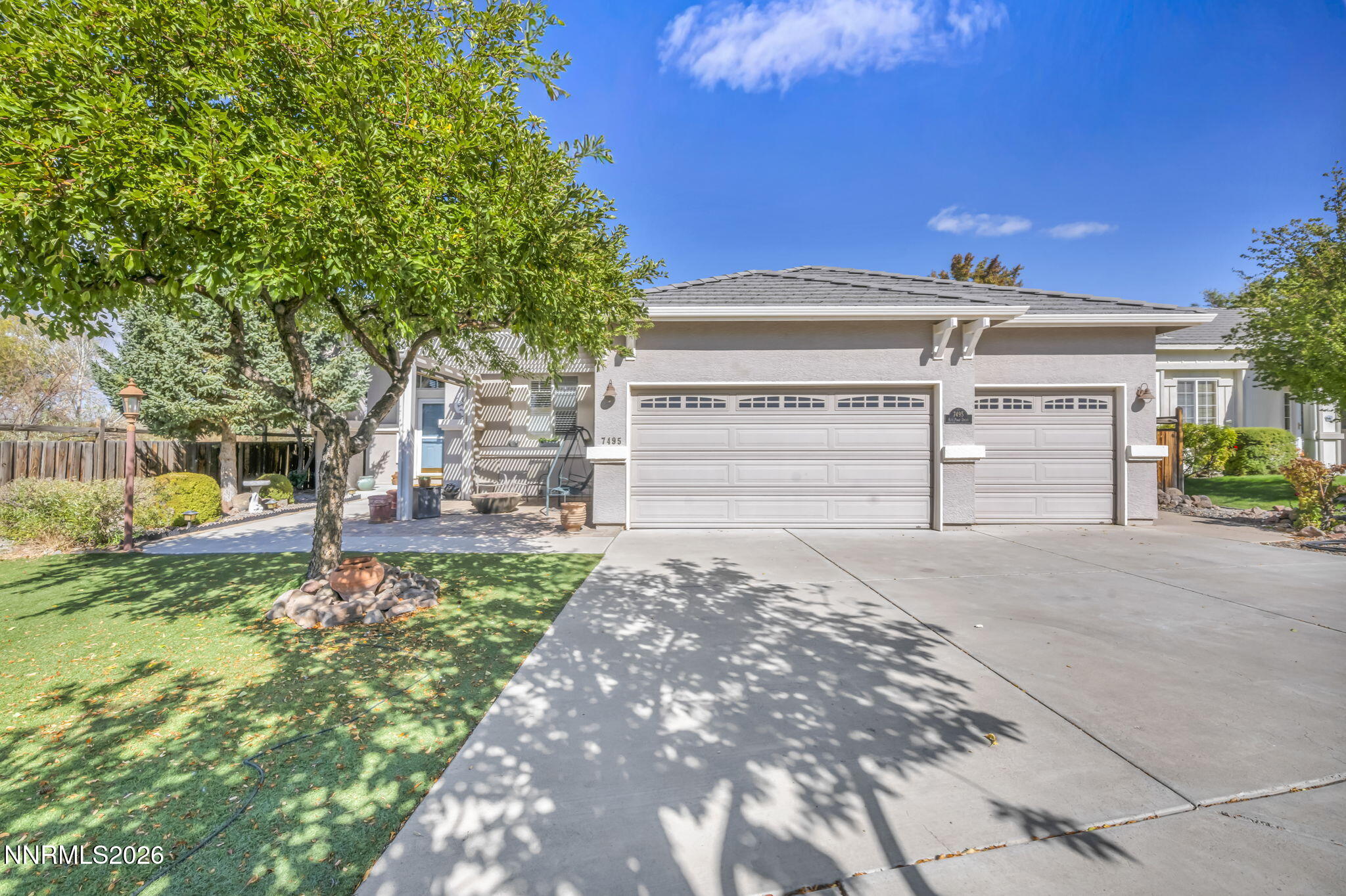 7495 Ash Peak Drive Property Photo 1