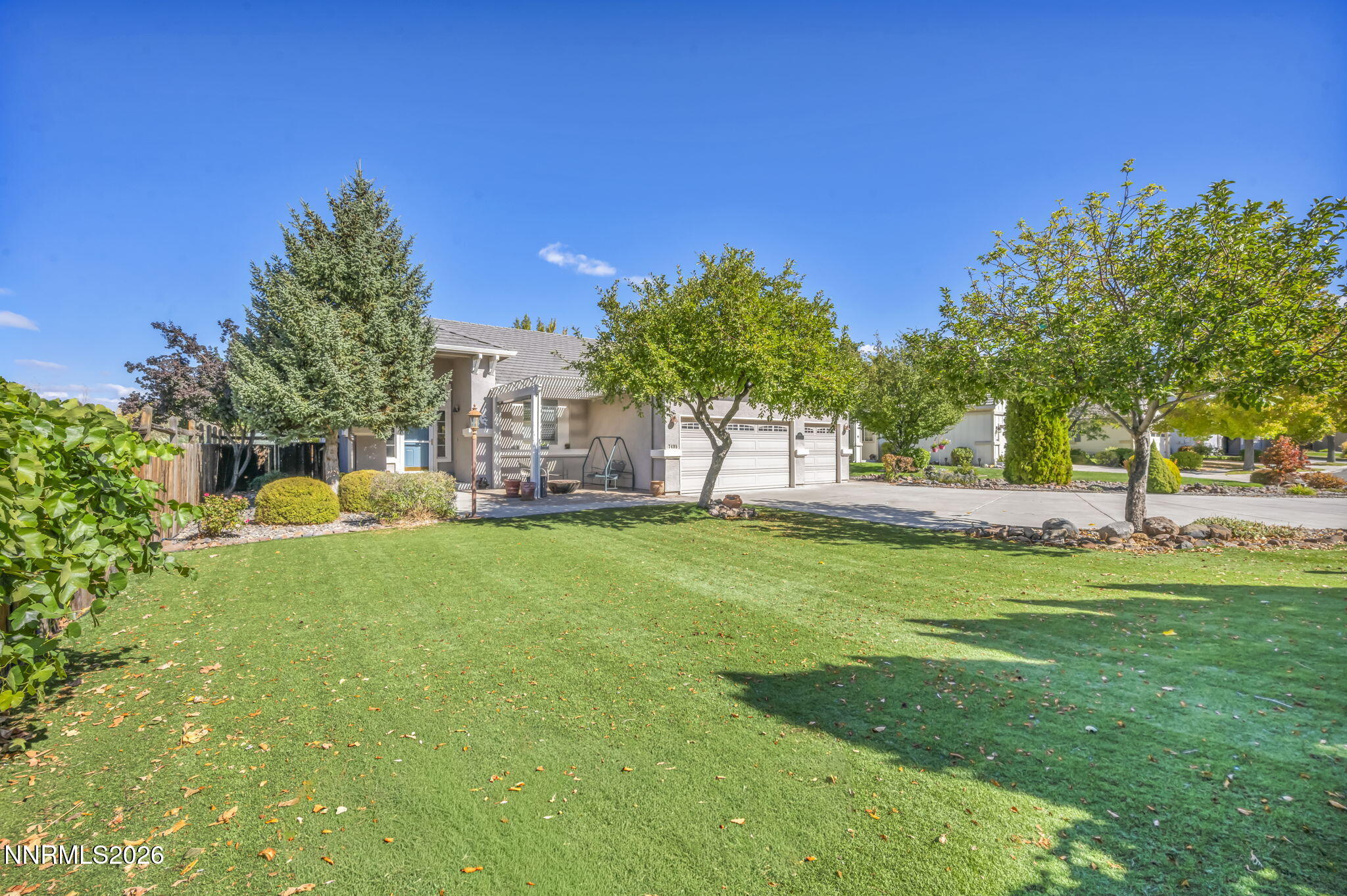 7495 Ash Peak Drive Property Photo 5