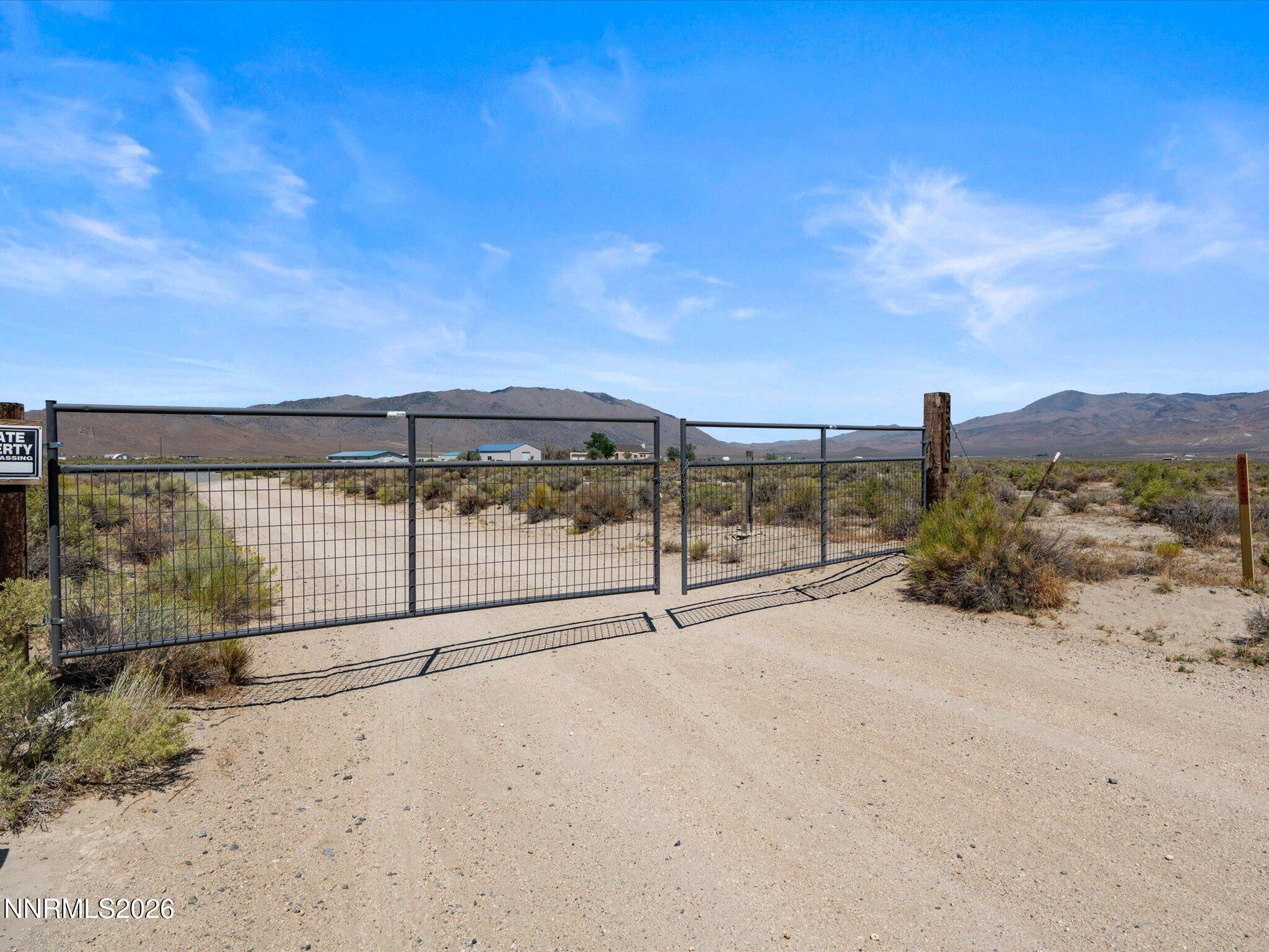 5200 Range Land Road Property Photo 8