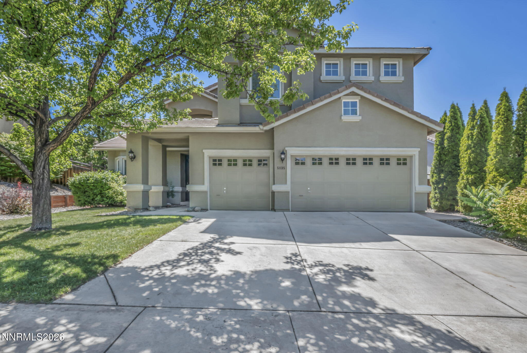 5835 Ingleston Drive Property Photo 1