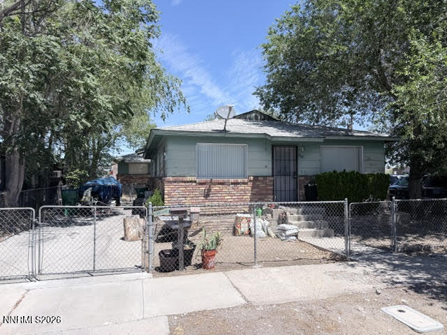 861 Aitken Street Property Photo 4