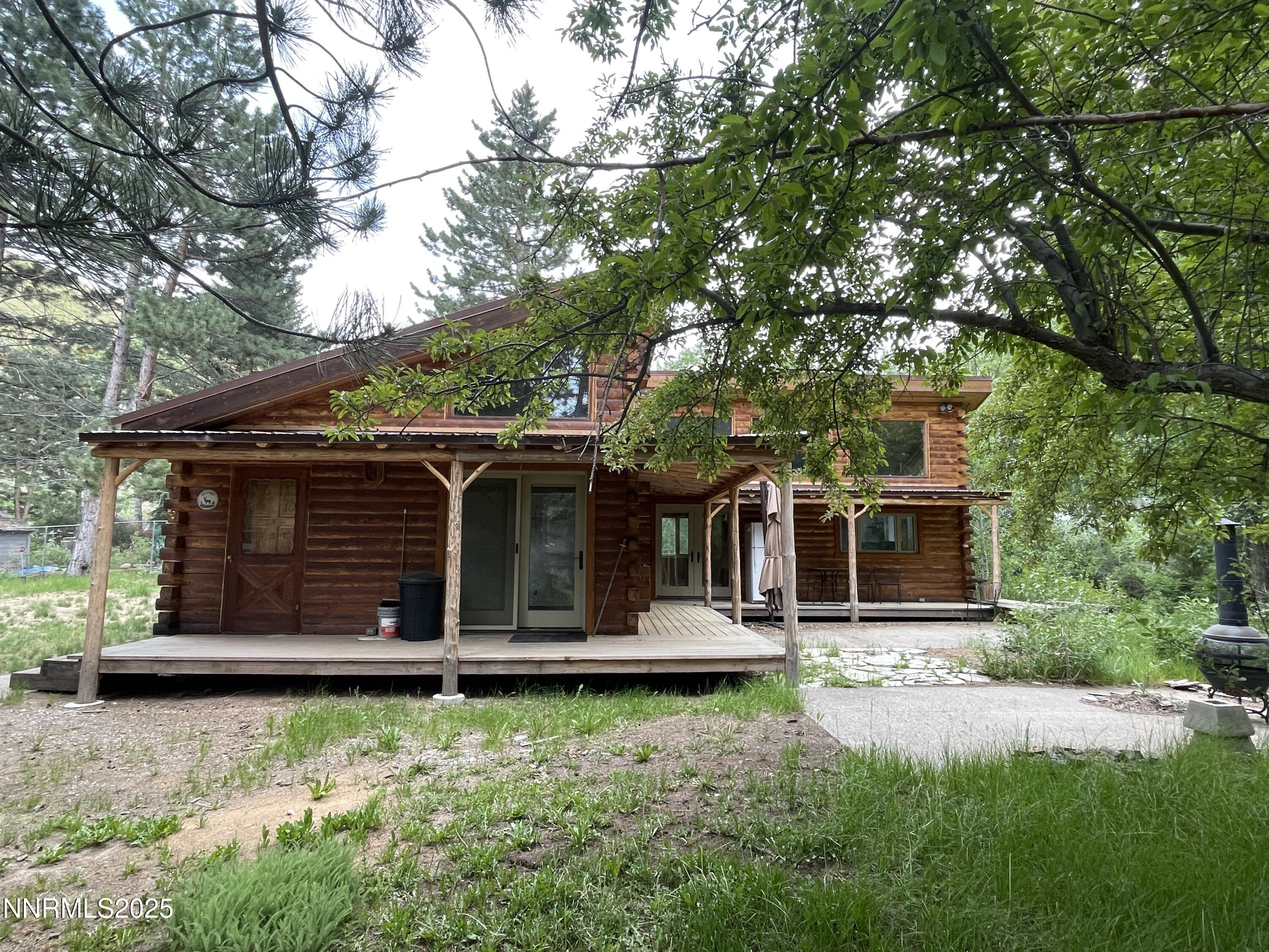 993 E Side Avenue Property Photo 2