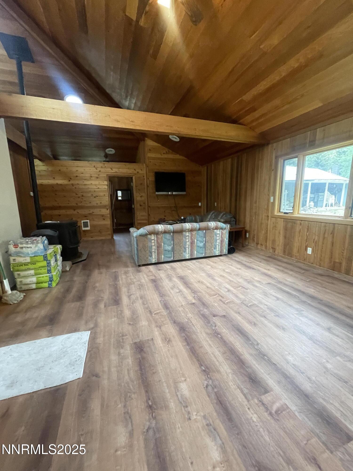993 E Side Avenue Property Photo 14