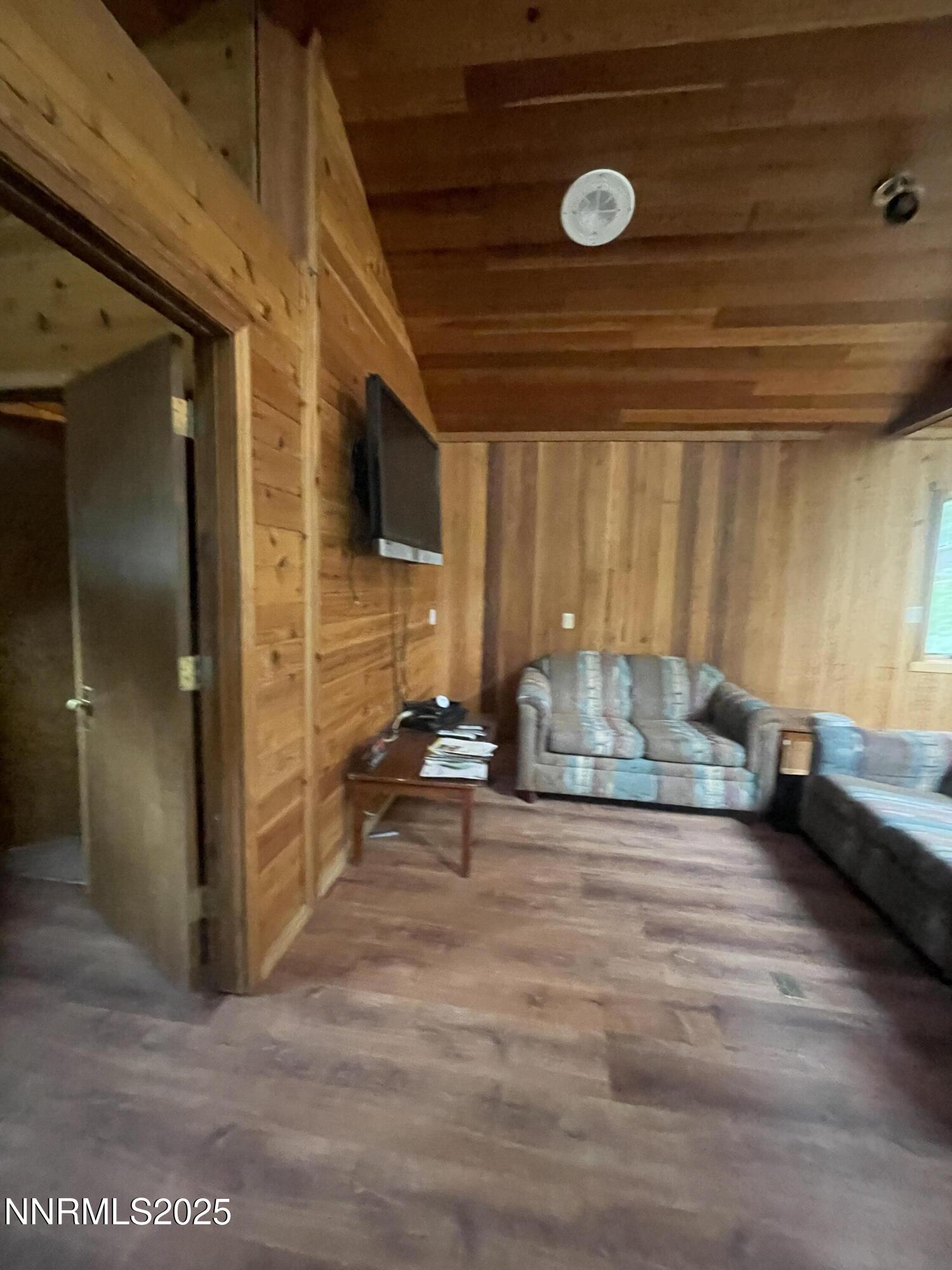 993 E Side Avenue Property Photo 16