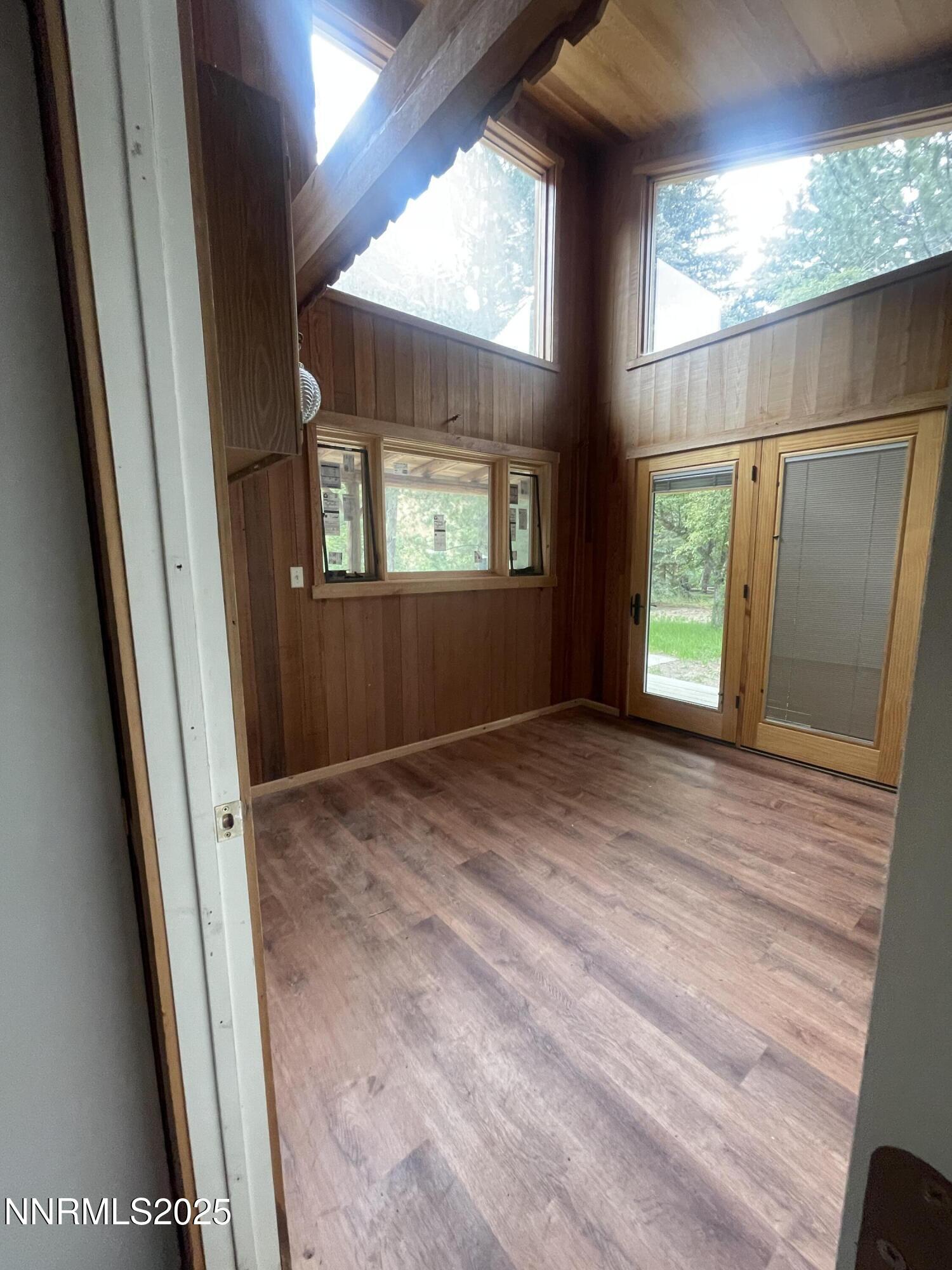 993 E Side Avenue Property Photo 29