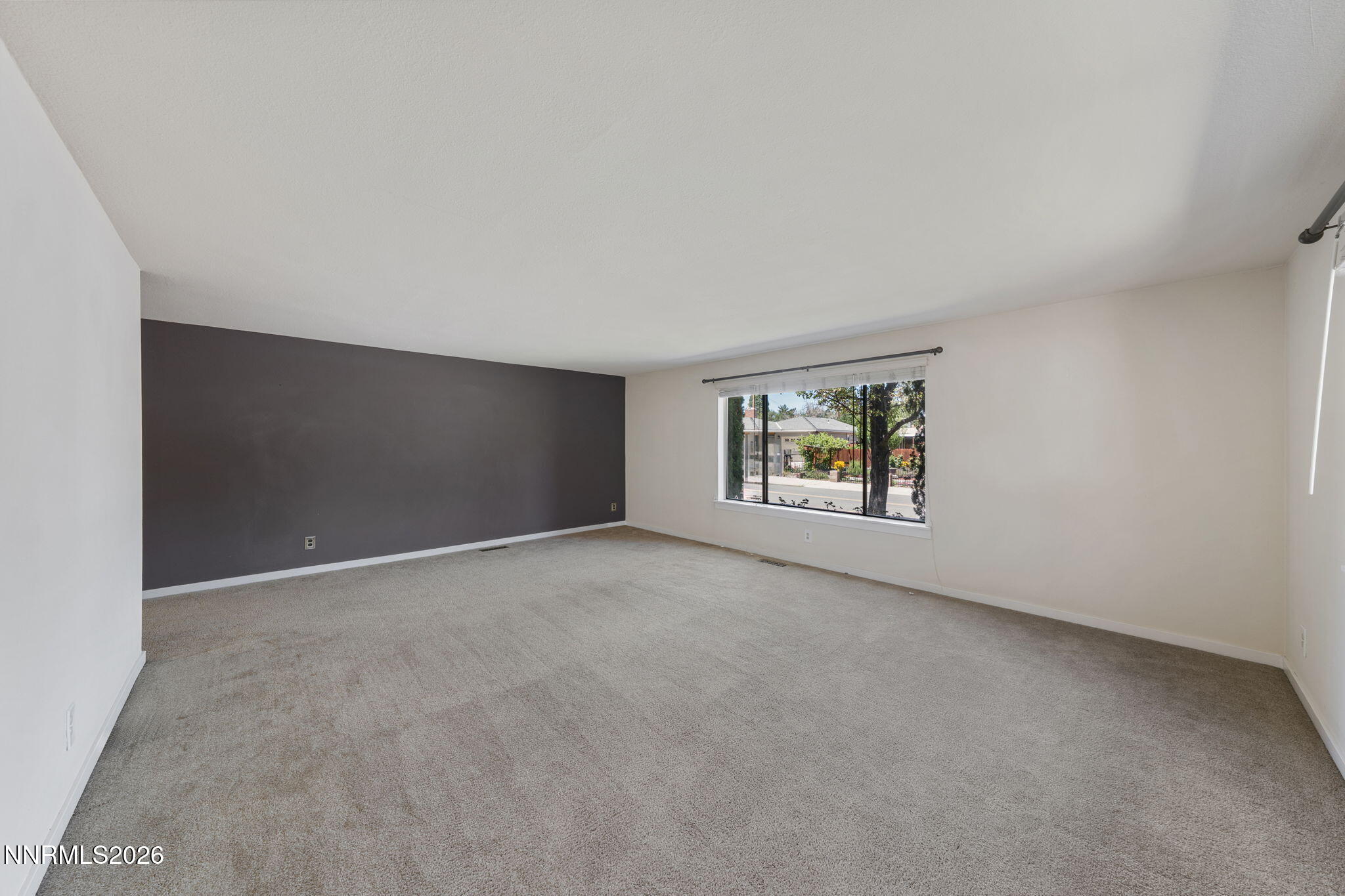 1945 Lakeside Drive Property Photo 9