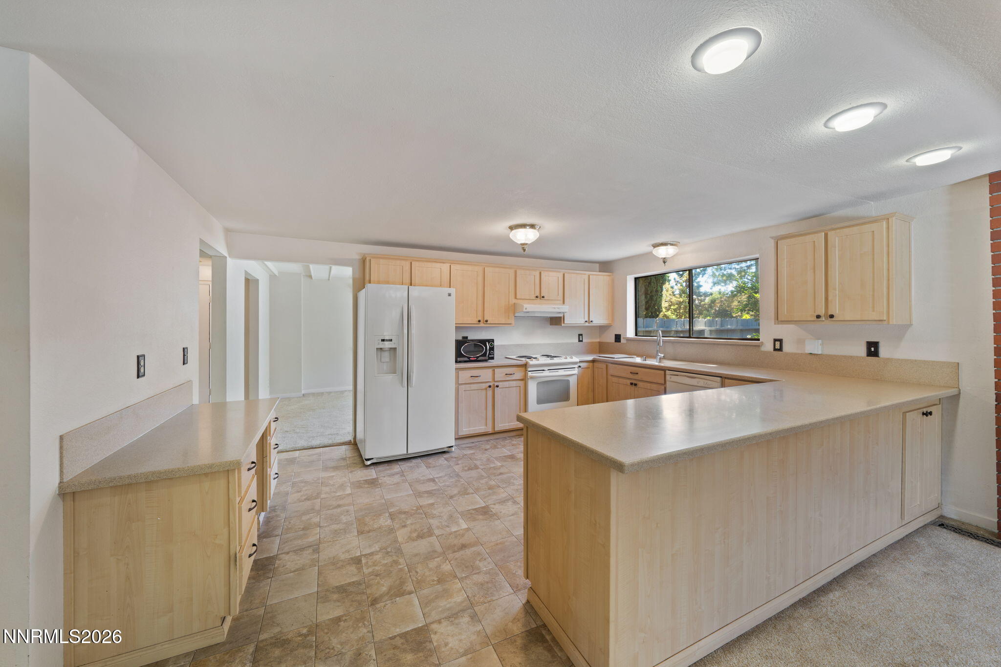 1945 Lakeside Drive Property Photo 17