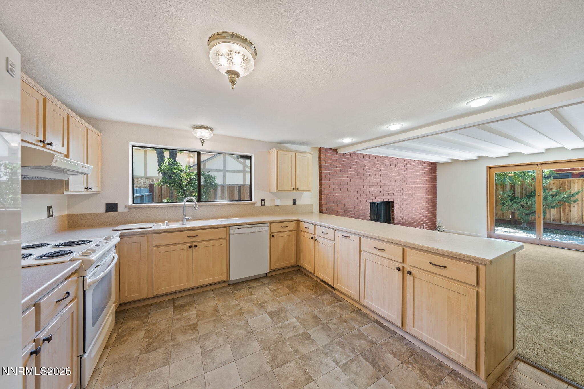 1945 Lakeside Drive Property Photo 18