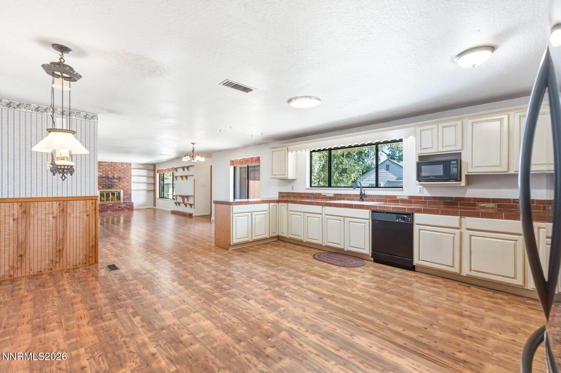 1360 Clough Road Property Photo 10