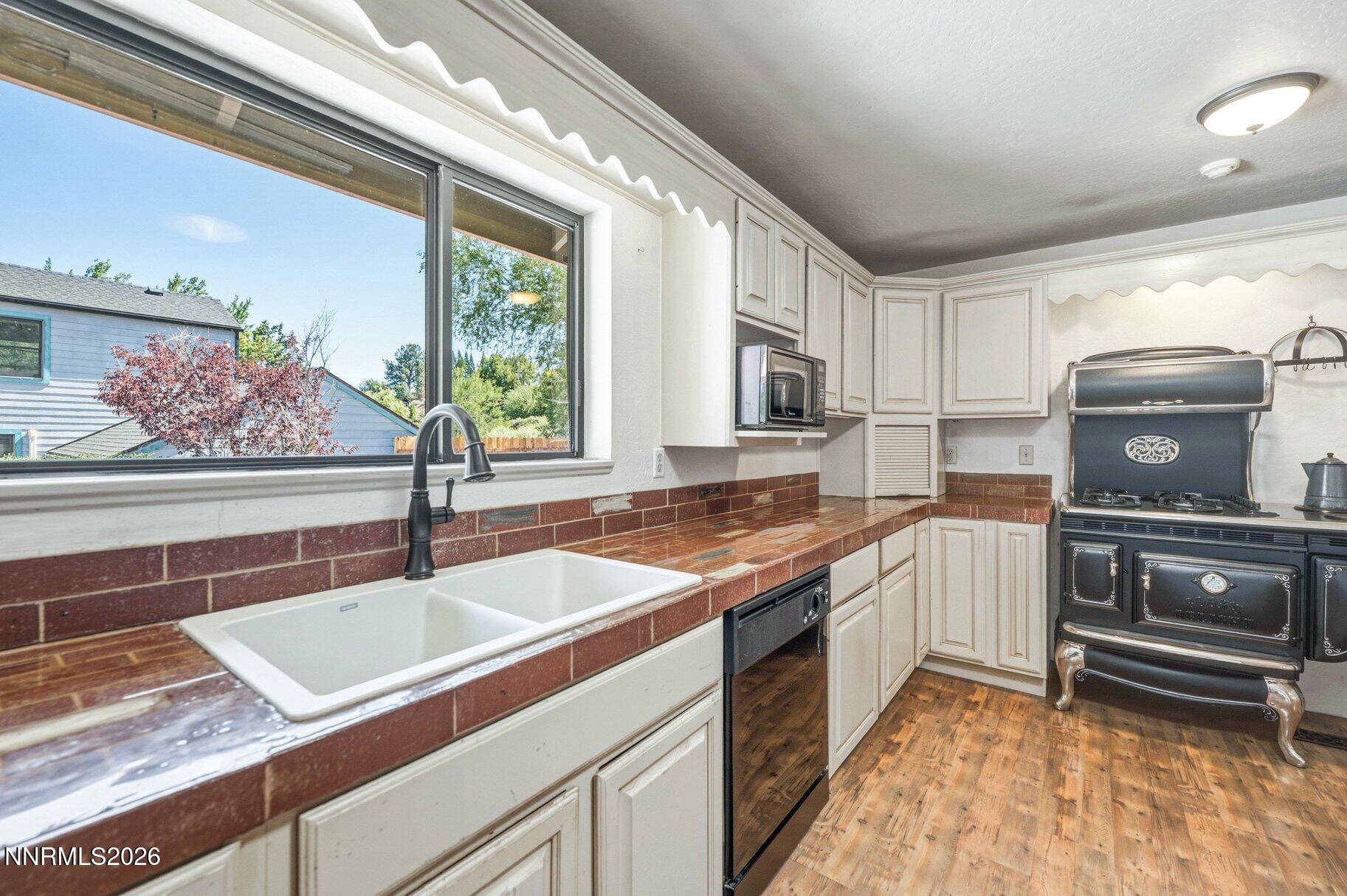 1360 Clough Road Property Photo 20