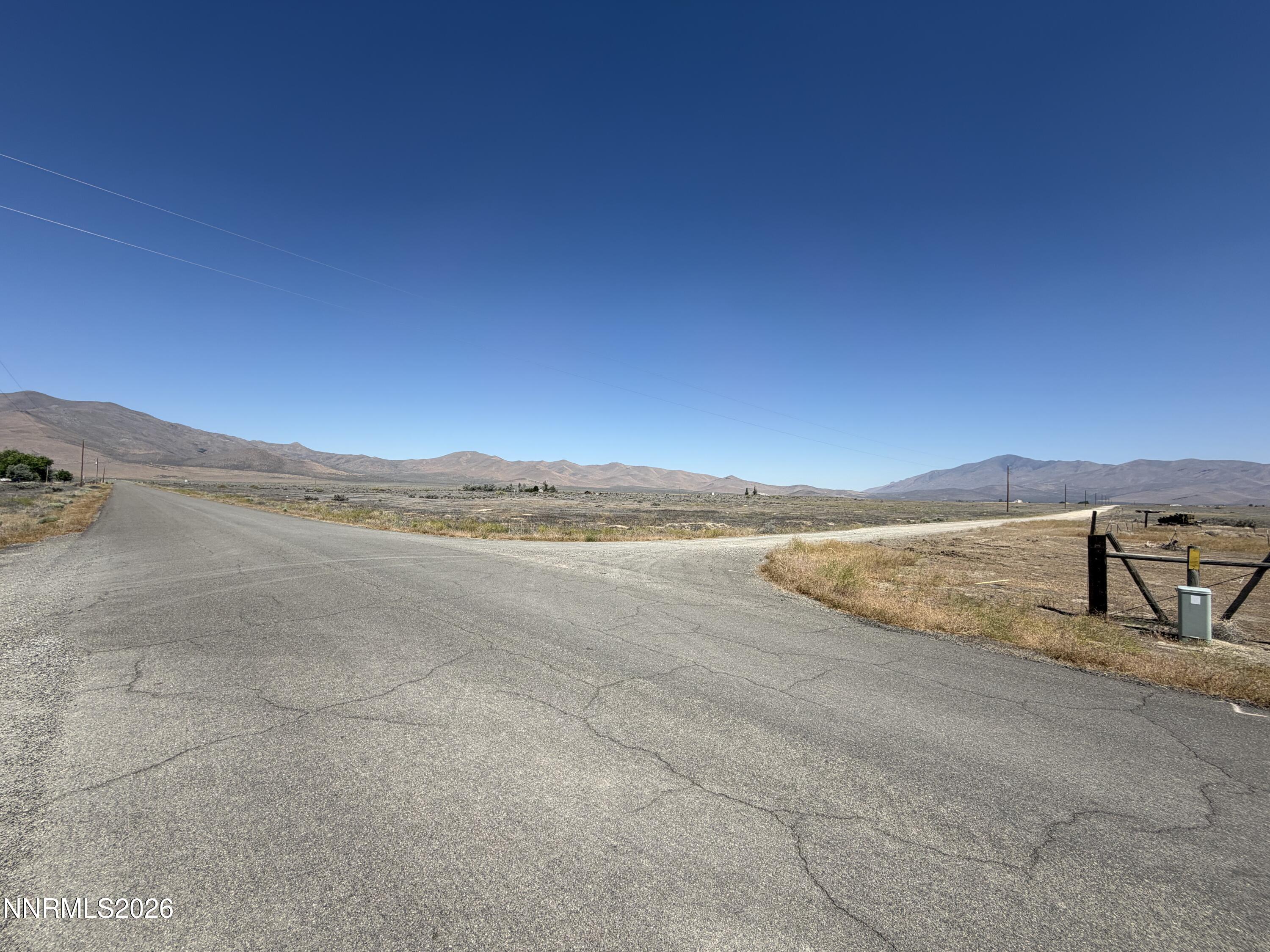 15 Paradise Ranchos Rd Drive Property Photo 3