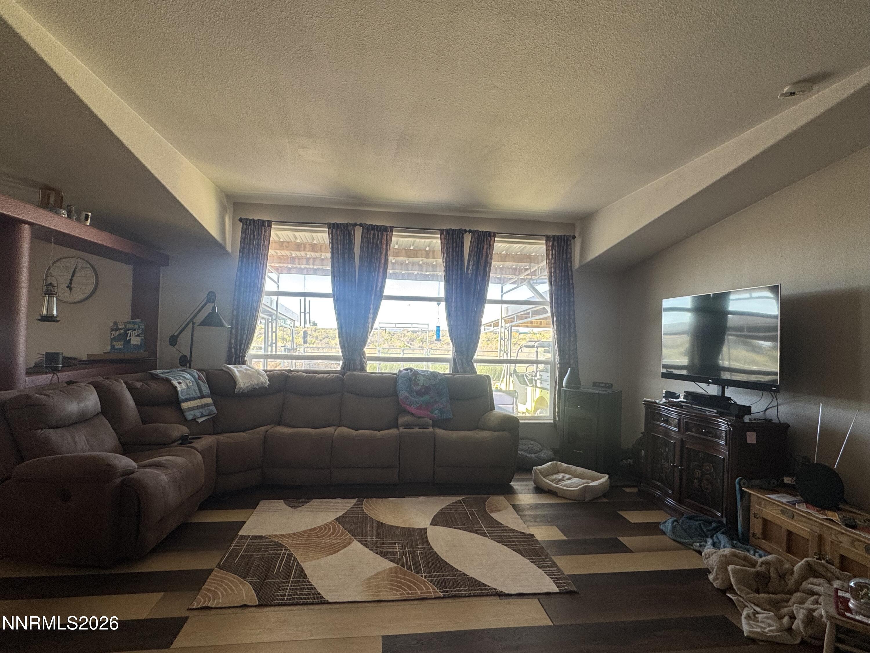 6262 Lakeview Drive Property Photo 5