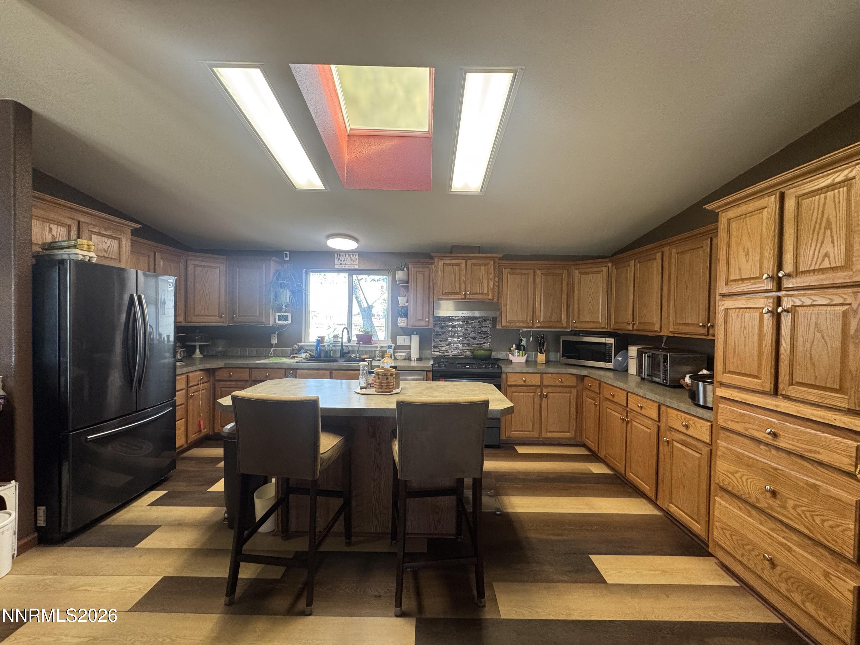 6262 Lakeview Drive Property Photo 8