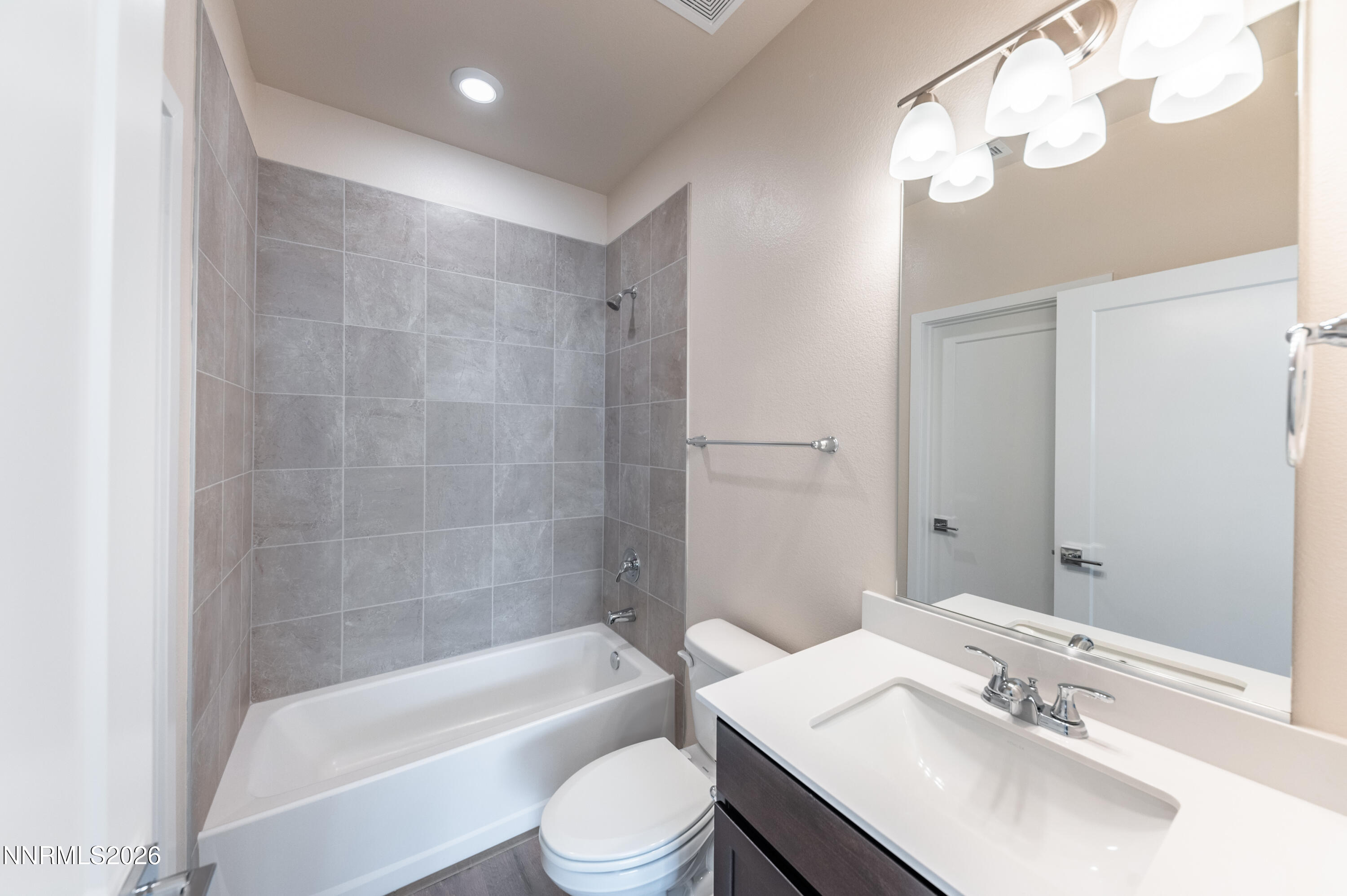 2393 Tecumseh Way #15 Property Photo 6