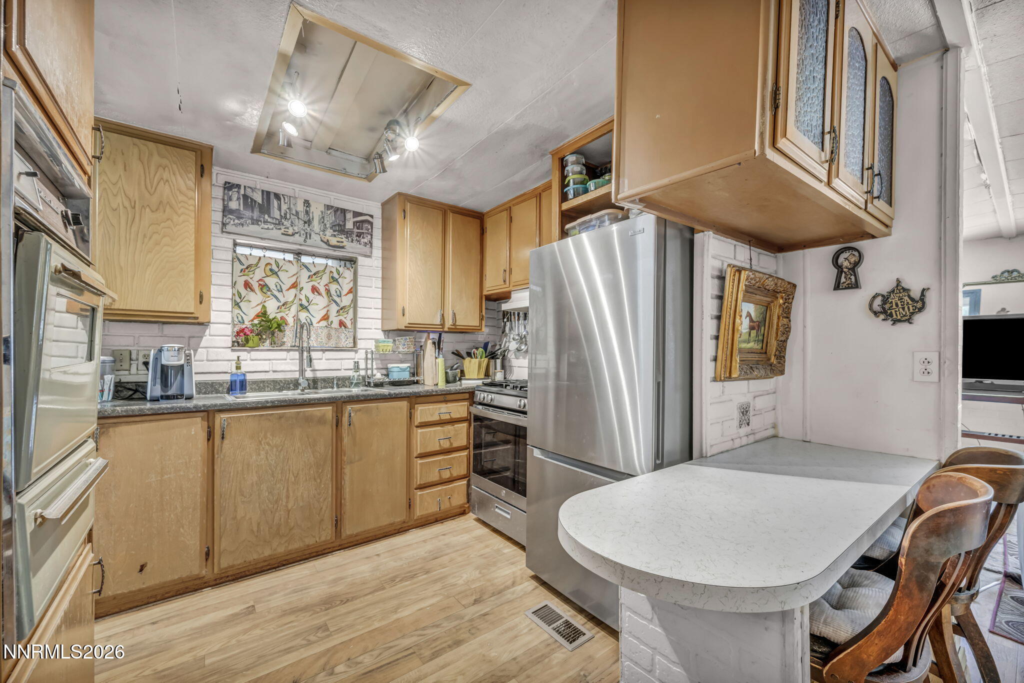 360 E Gepford Parkway Property Photo 11