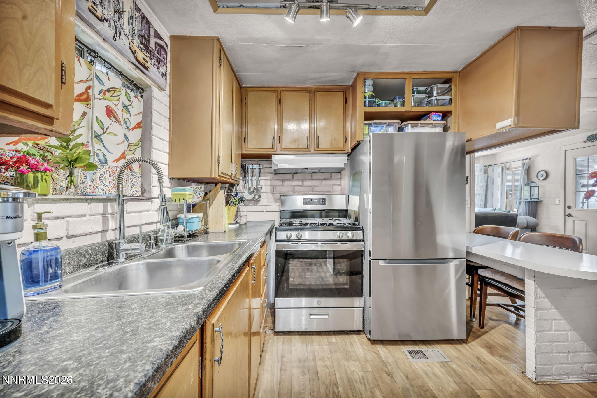 360 E Gepford Parkway Property Photo 12