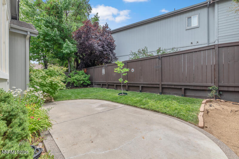 785 Caughlin Crossing Property Photo 17