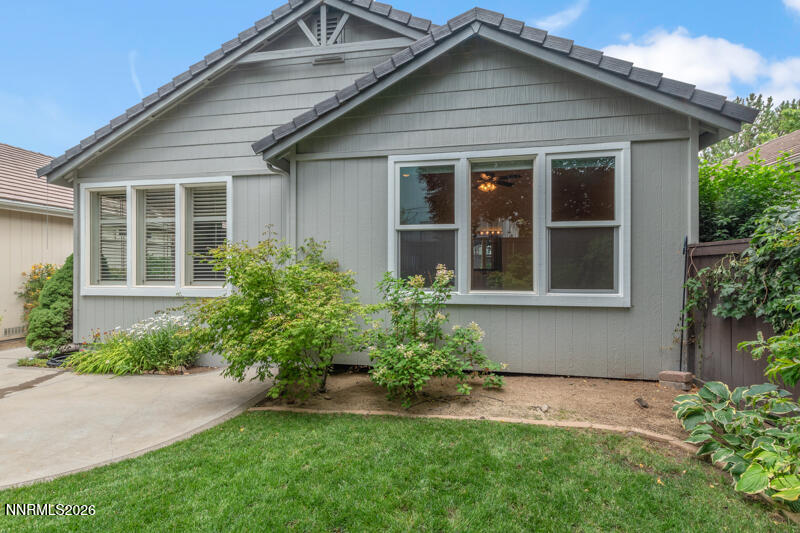 785 Caughlin Crossing Property Photo 19