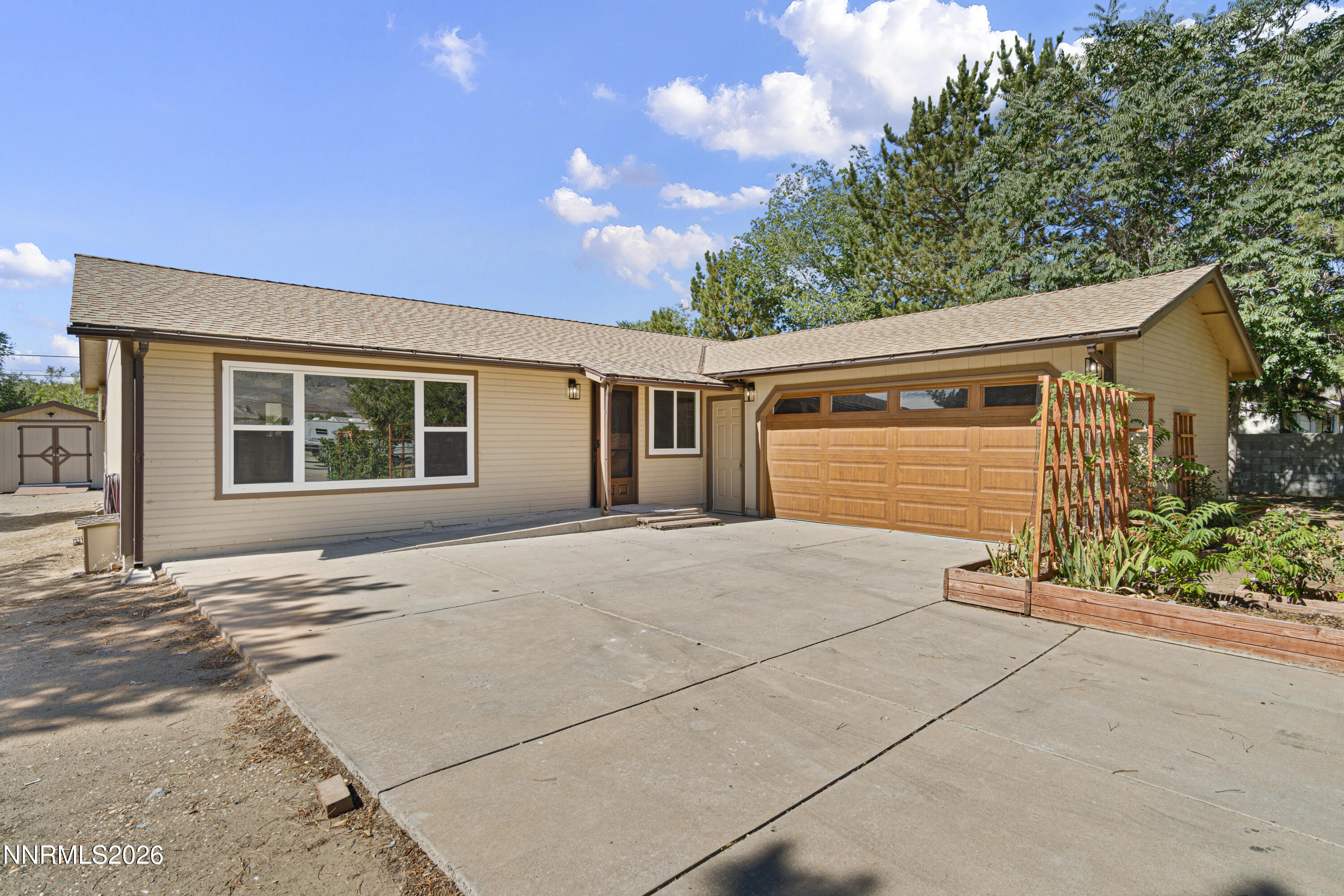 102 Ring Road Property Photo 1