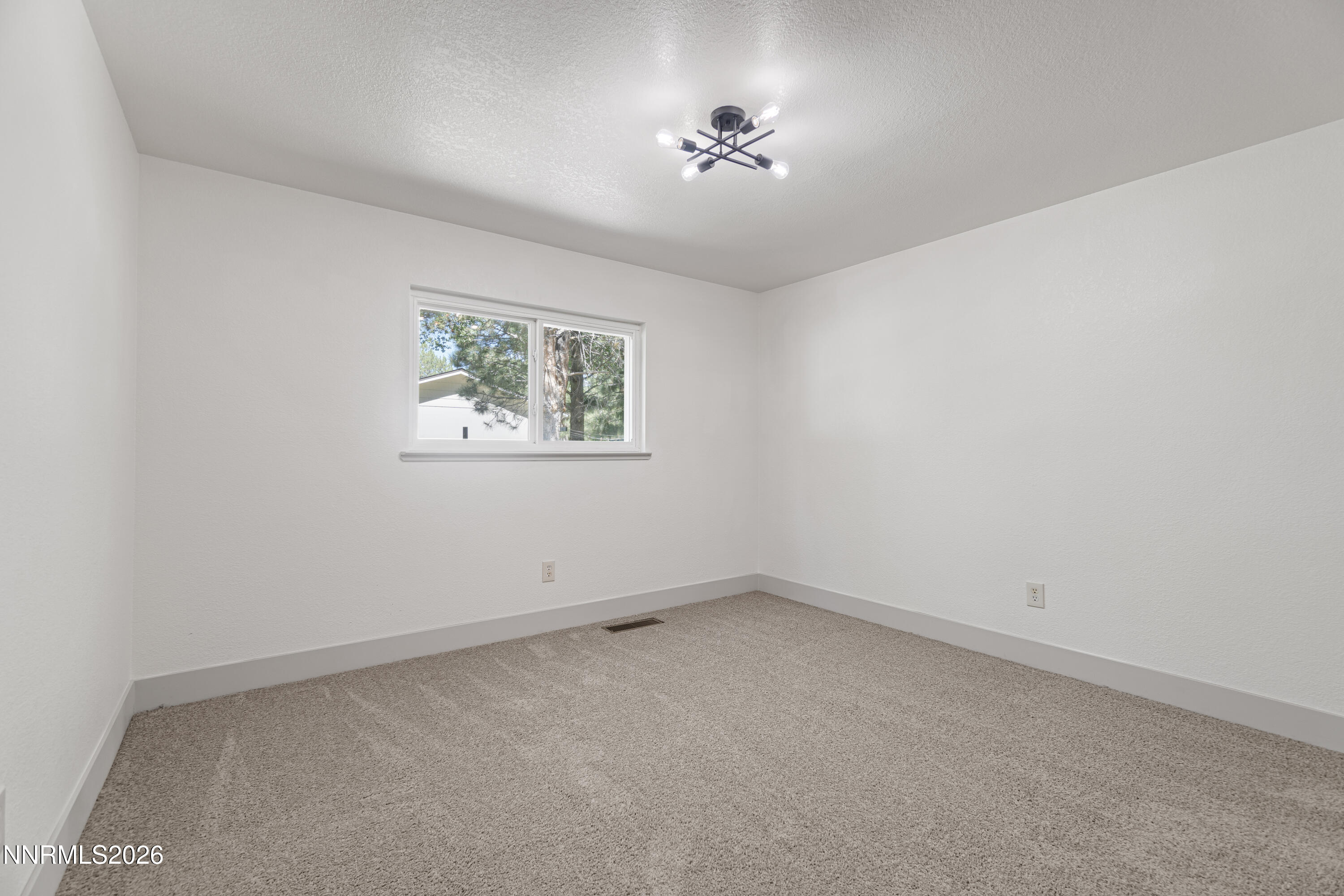 102 Ring Road Property Photo 18