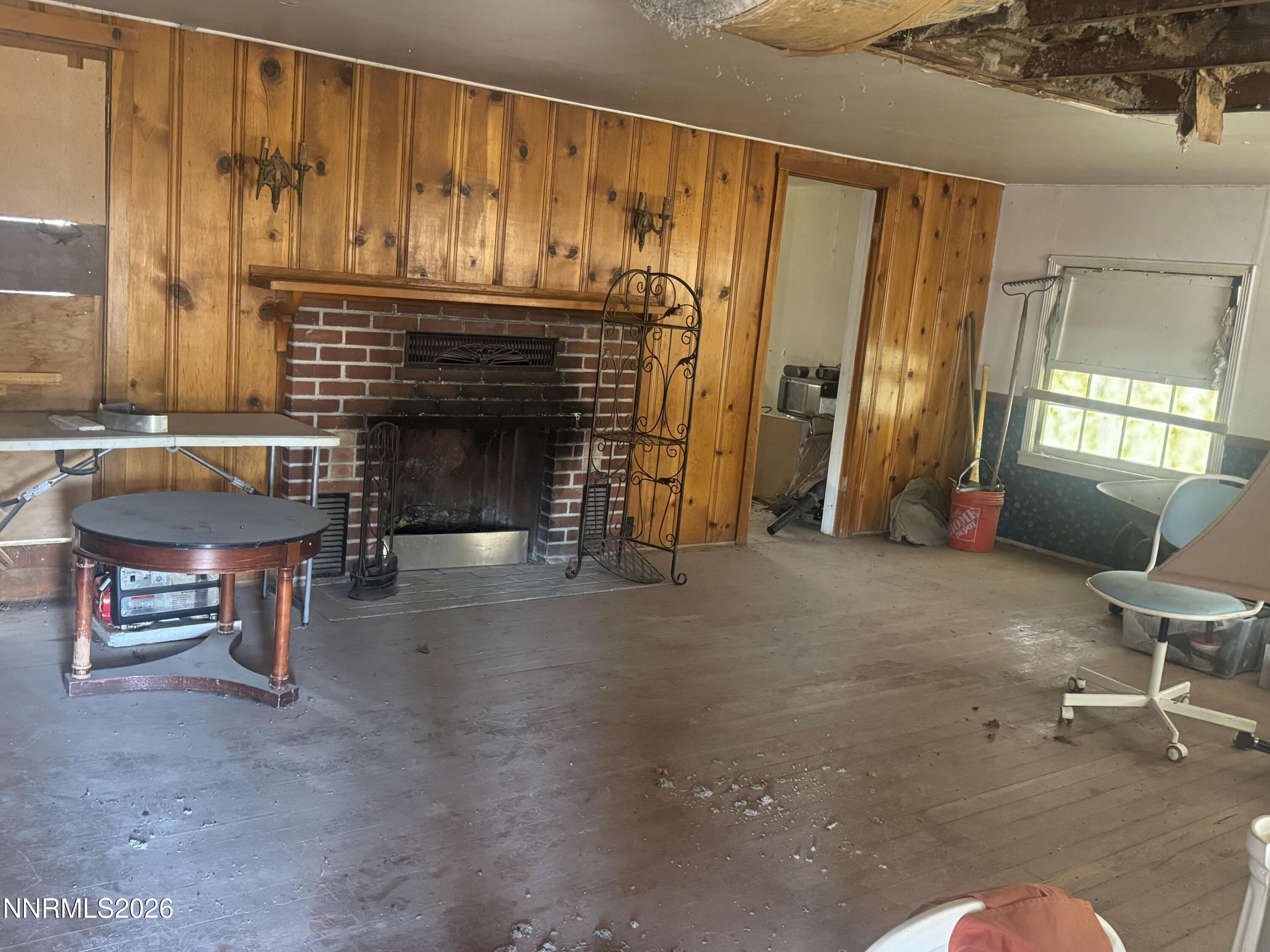 1555 Elmhurst Avenue Property Photo 7
