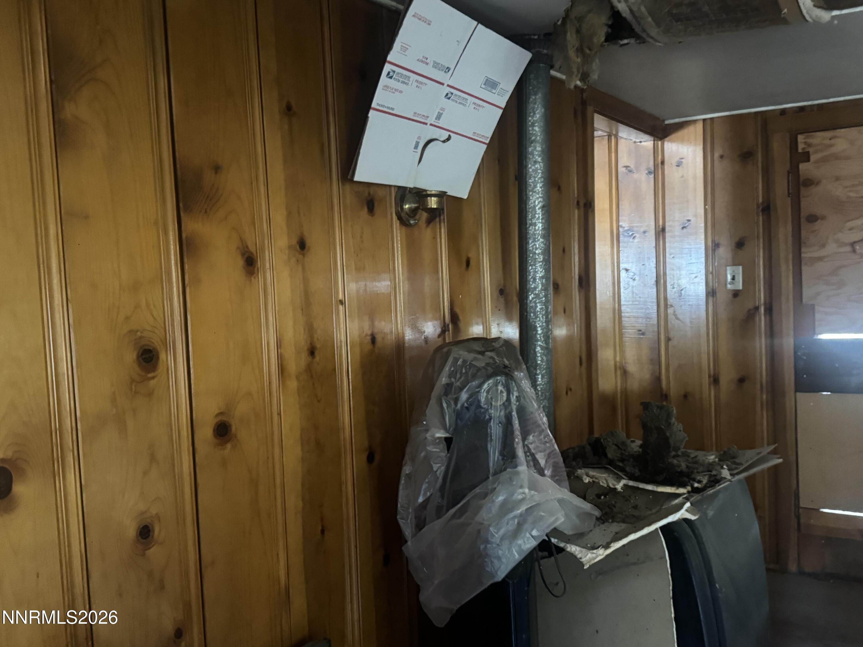 1555 Elmhurst Avenue Property Photo 8
