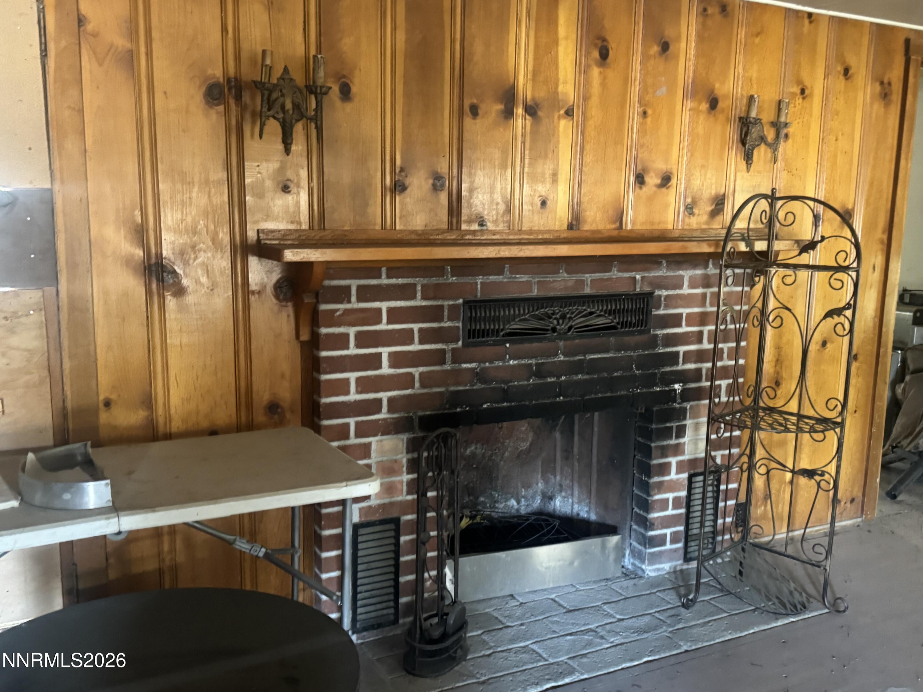 1555 Elmhurst Avenue Property Photo 9